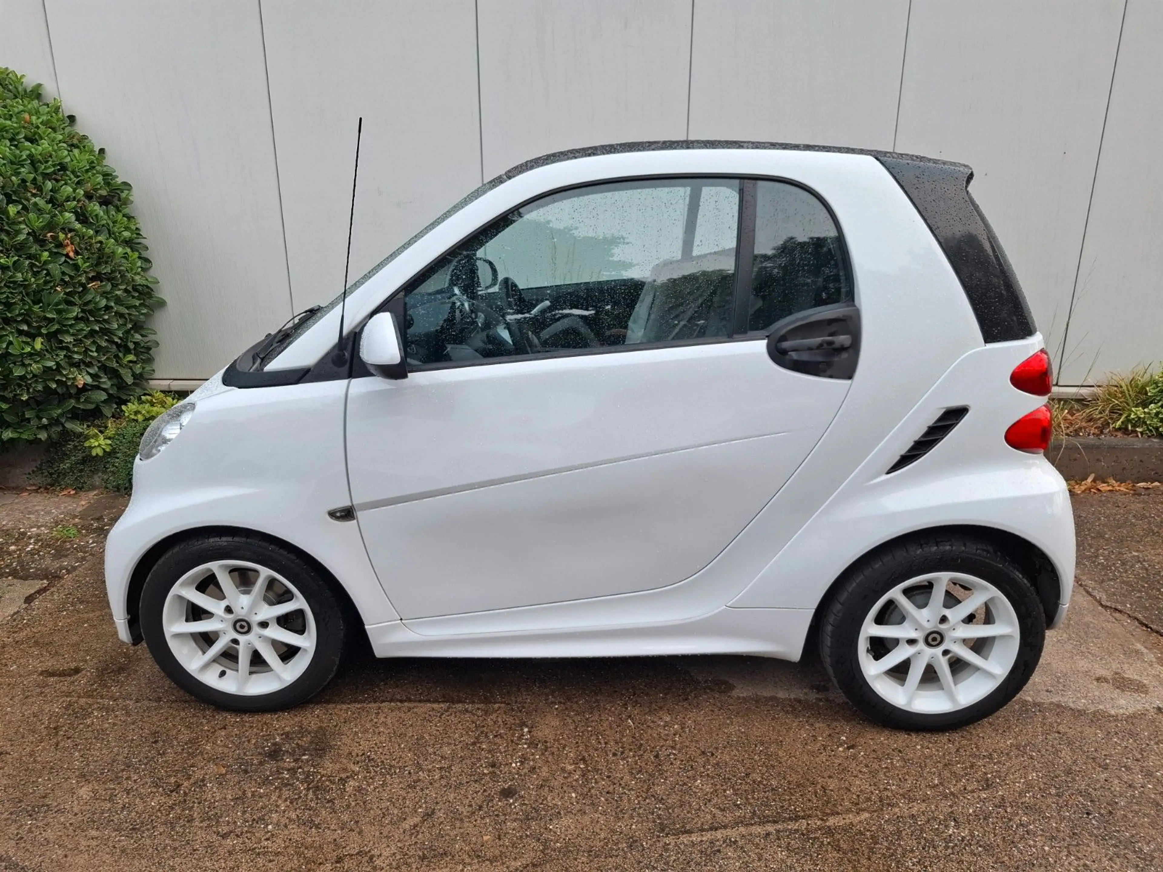 smart forTwo coupe MHD 52 kW 2.Hd. top Zust Navi etc — photo 14