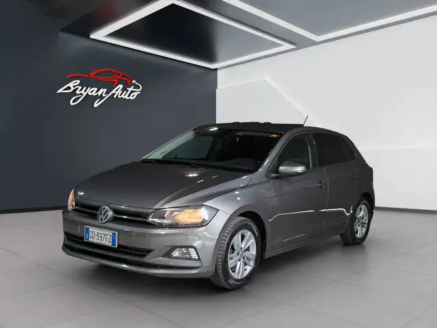 Volkswagen Polo view 5