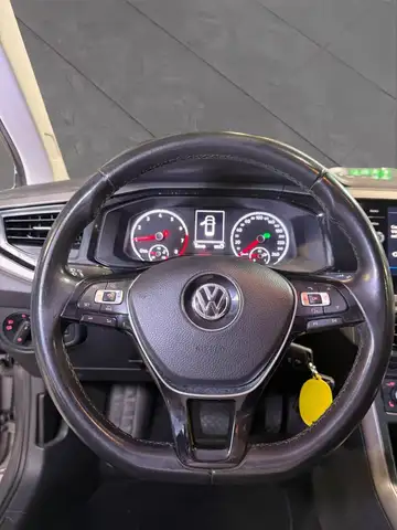 Volkswagen Polo view 8