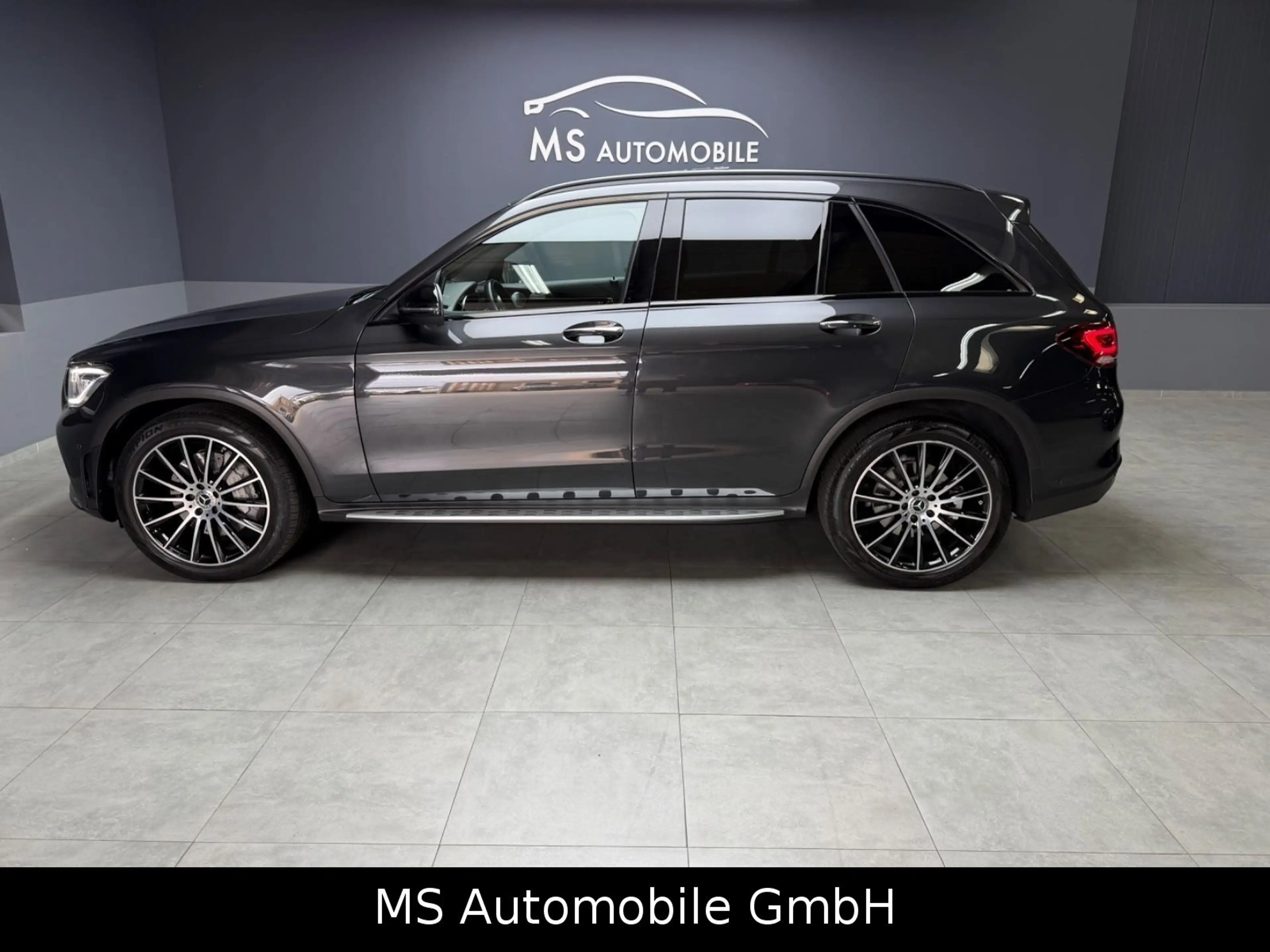 Mercedes-Benz GLC 400 d 4Matic AMG Line /Panoramdach/Distronic — photo 3