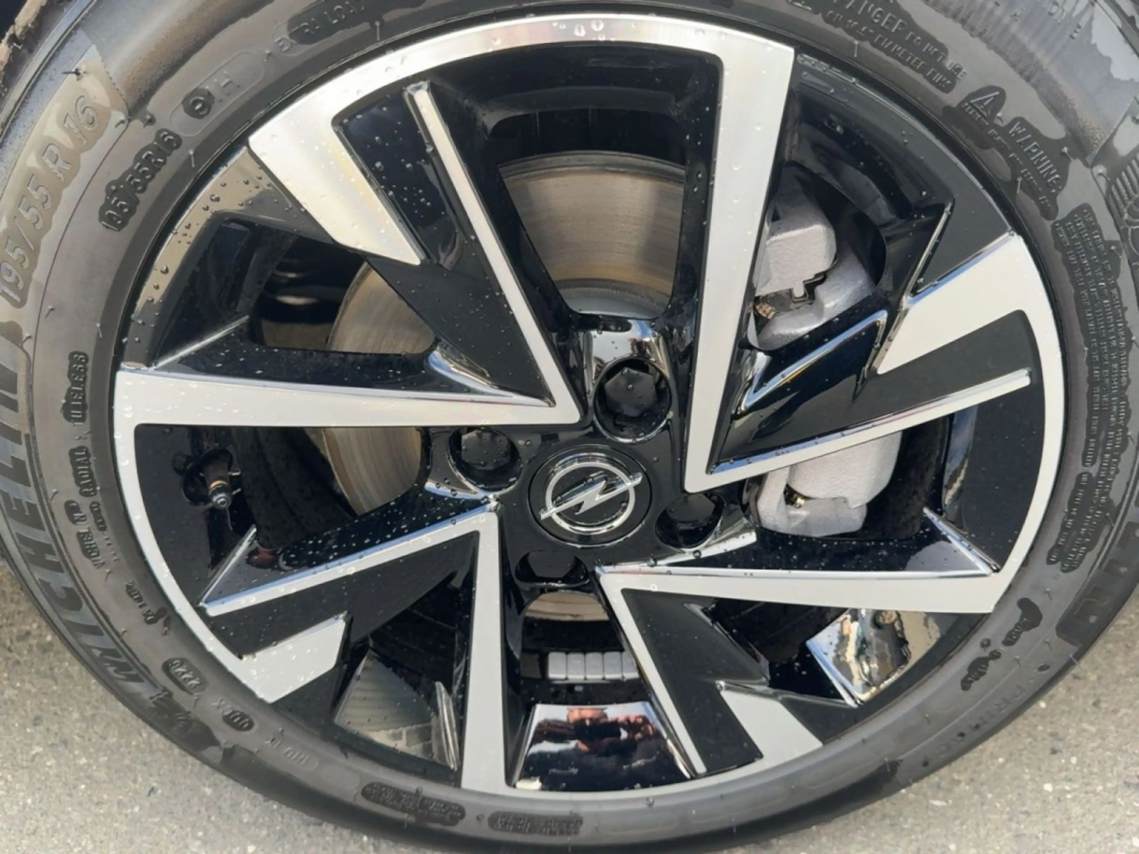 Opel Corsa GS 1.2 — photo 14