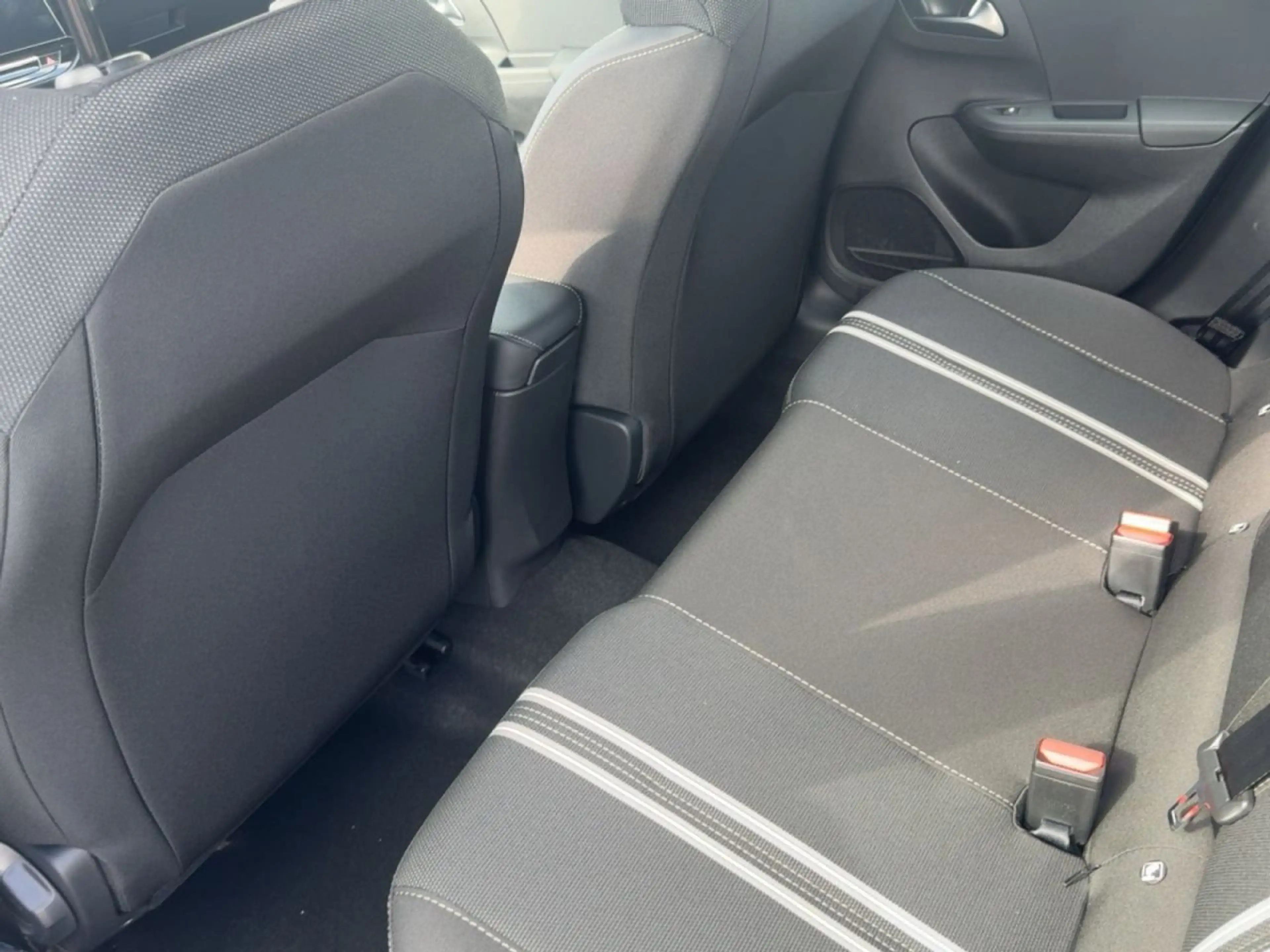 Opel Corsa GS 1.2 — photo 10