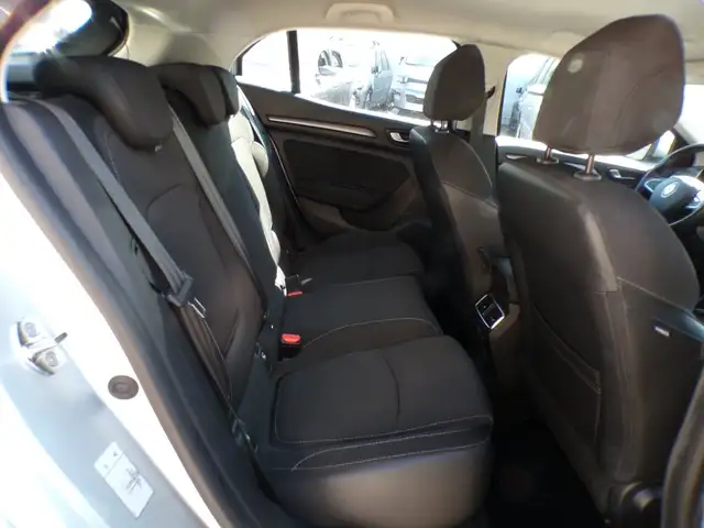 Renault Megane view 12