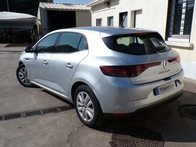 Renault Megane view 5