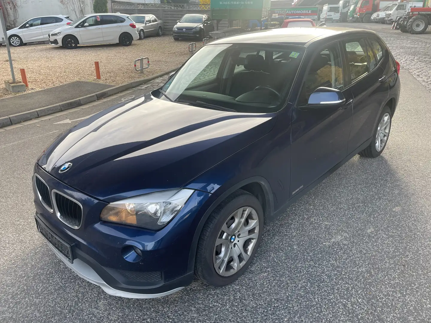 BMW X1 18 i sDrive Bleu - 1