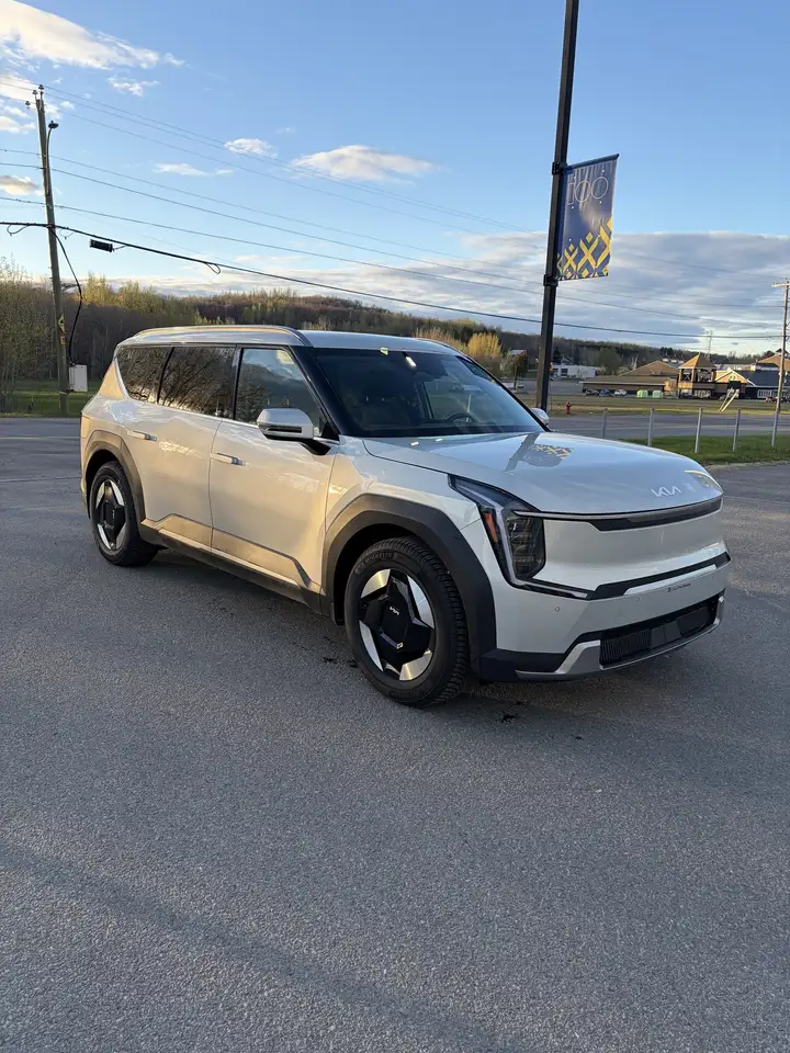 Kia EV9 снимка Kia EV9
