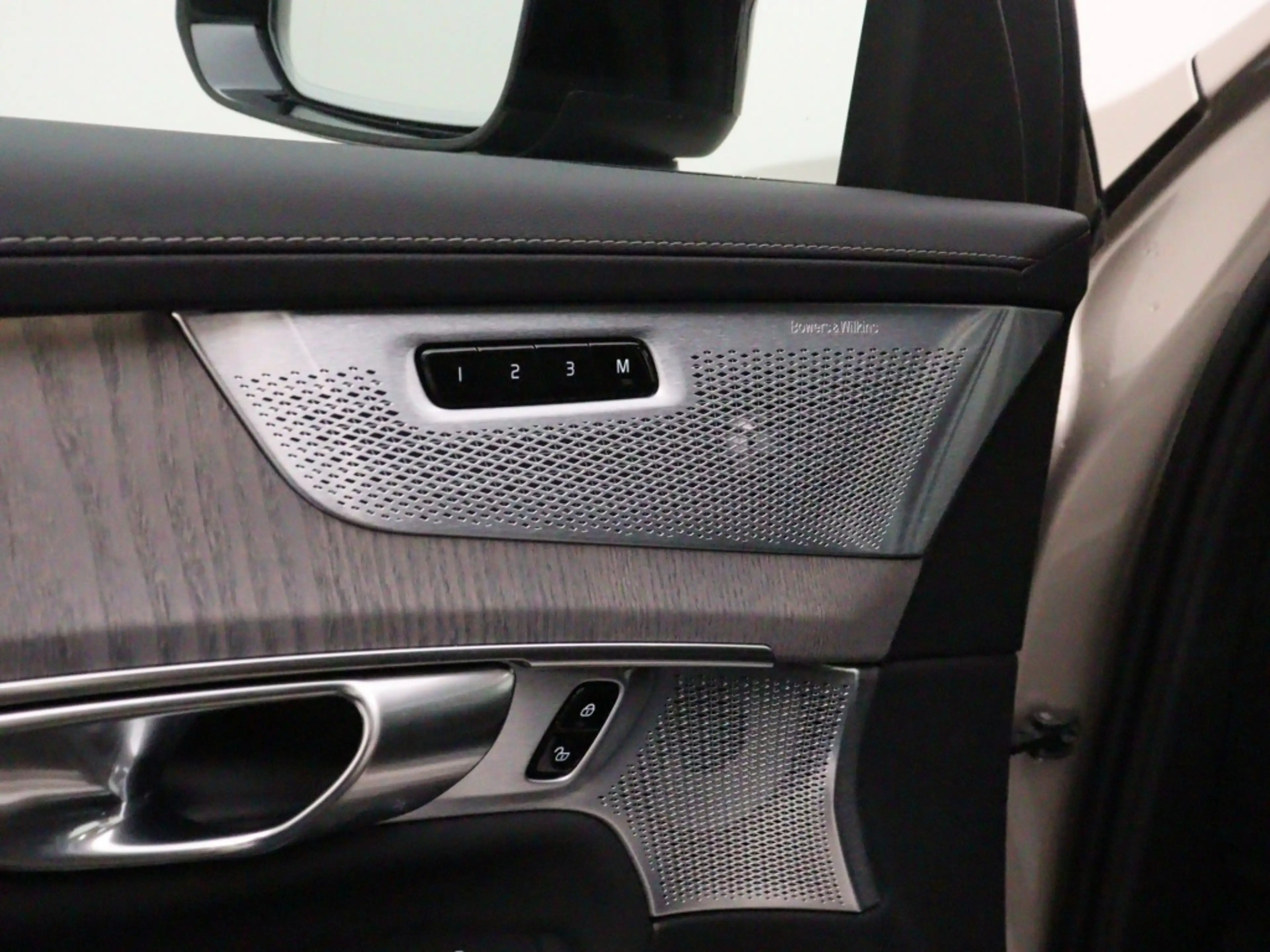 Volvo XC90 T8 PLUG-IN HYBRID ULTRA DARK LUCHTVERING 22INCH SC — photo 13