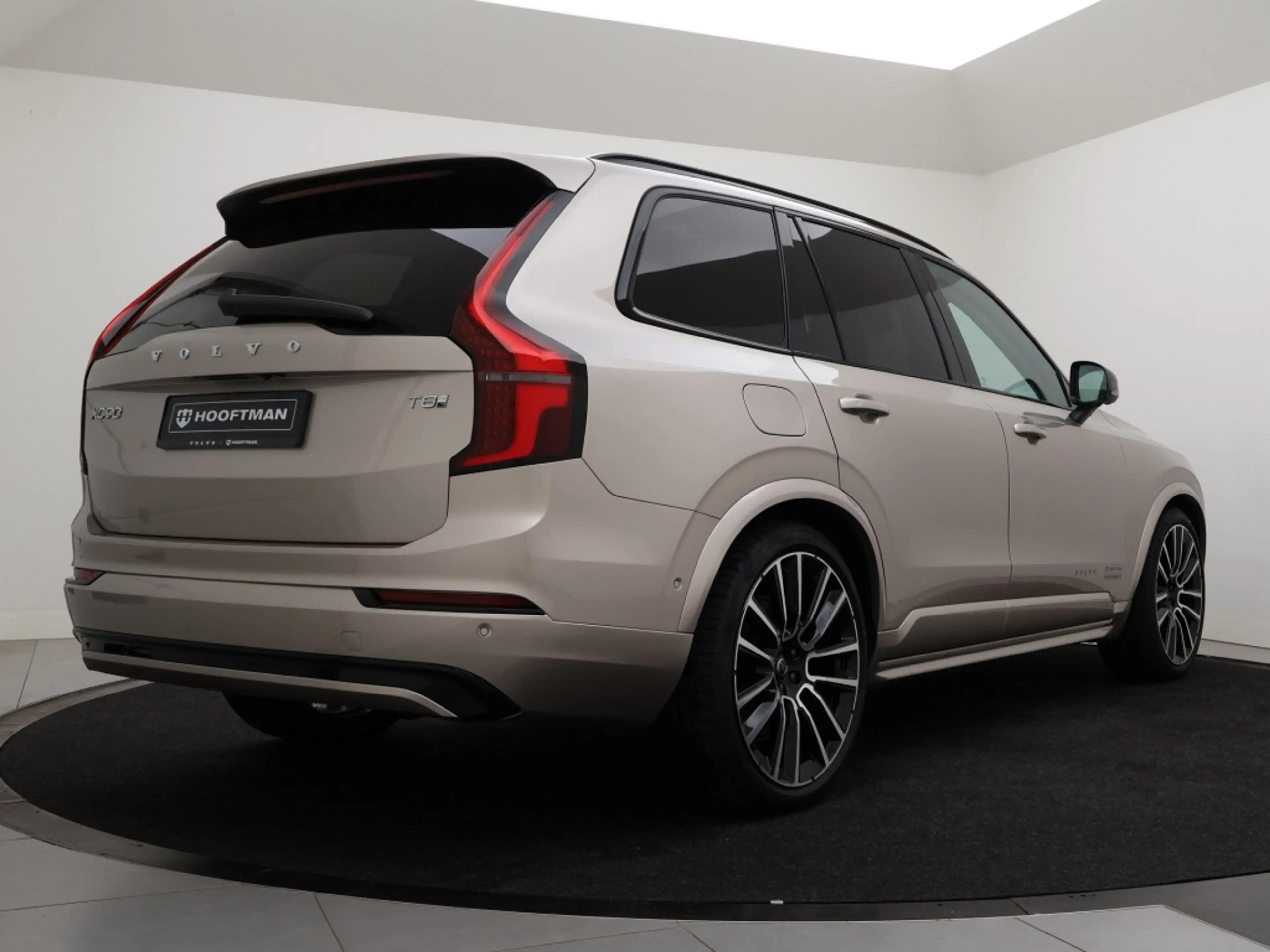 Volvo XC90 T8 PLUG-IN HYBRID ULTRA DARK LUCHTVERING 22INCH SC — photo 4