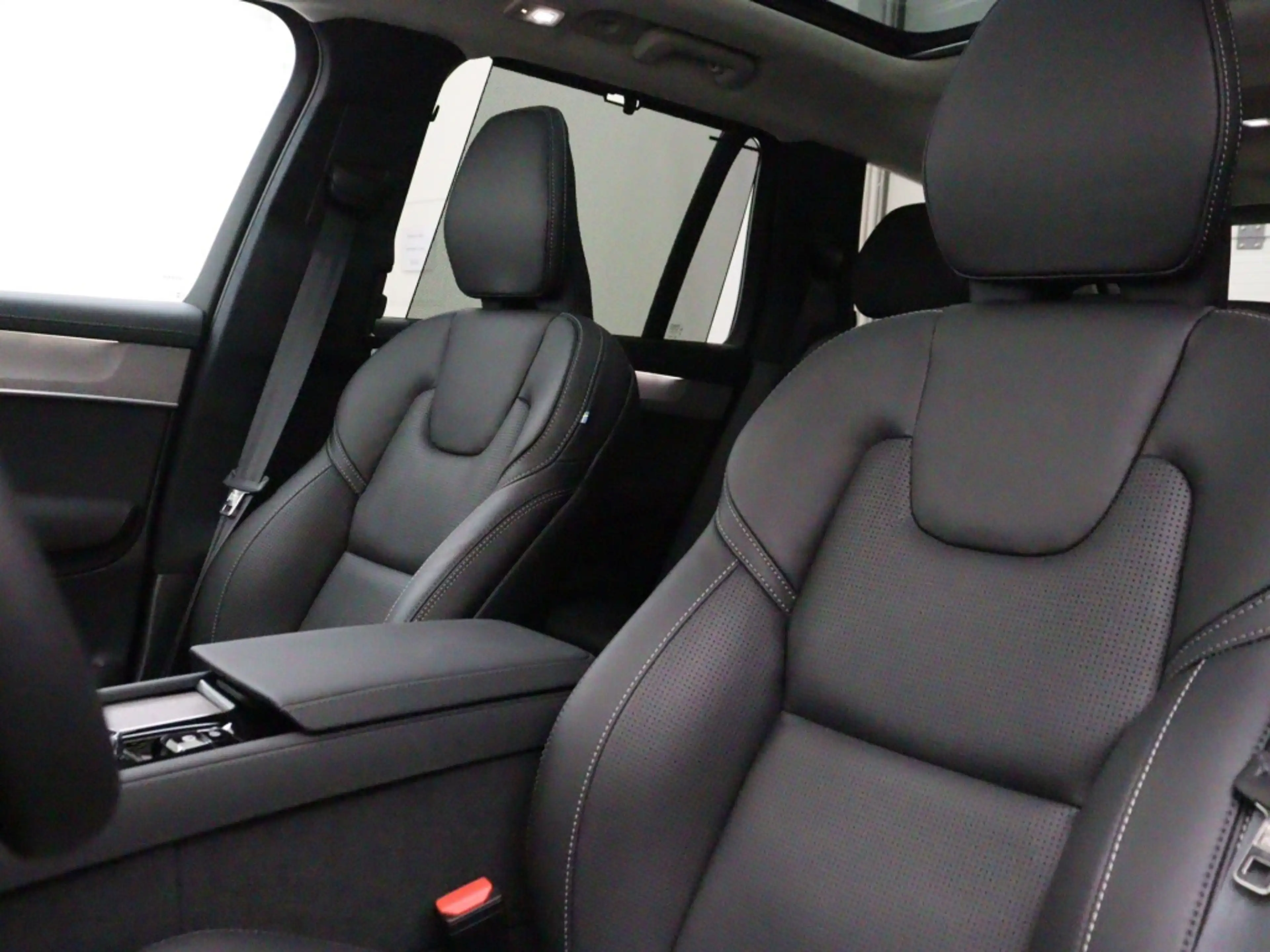 Volvo XC90 T8 PLUG-IN HYBRID ULTRA DARK LUCHTVERING 22INCH SC — photo 14