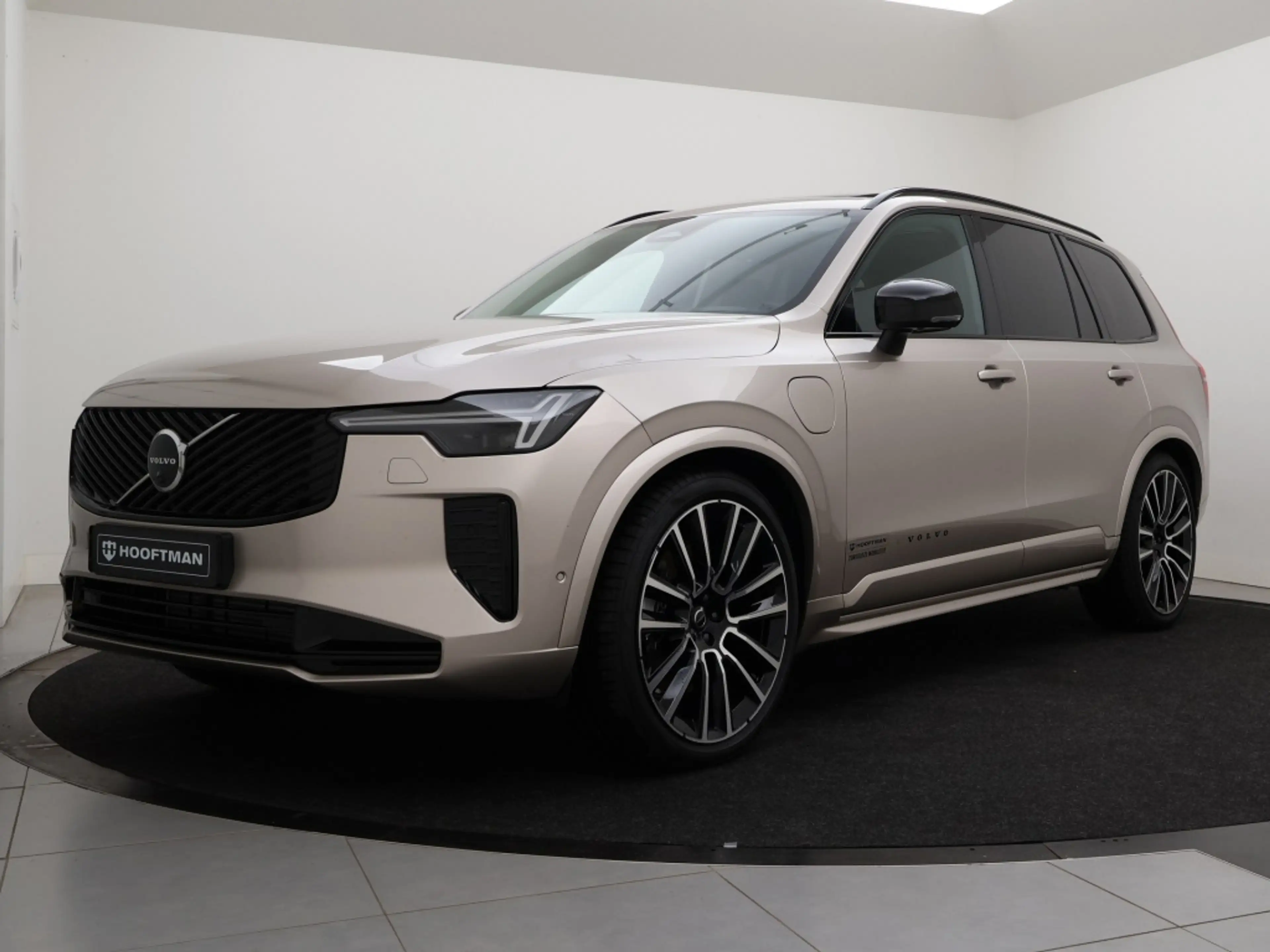 Volvo XC90 T8 PLUG-IN HYBRID ULTRA DARK LUCHTVERING 22INCH SC — photo 2