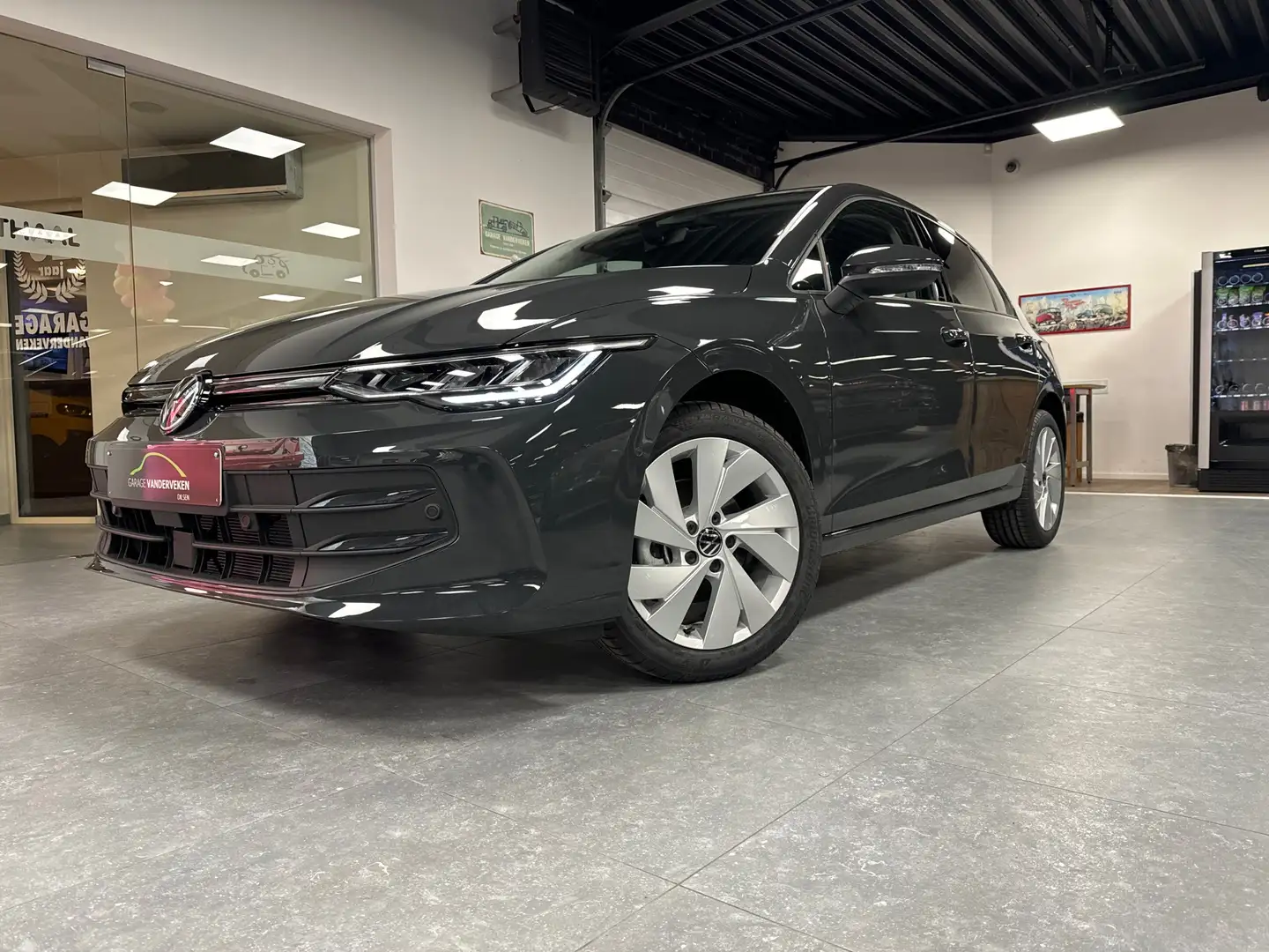 Volkswagen Golf 1.5 eTSI  DSG ** Nieuwe wagen ! ** Gris - 1
