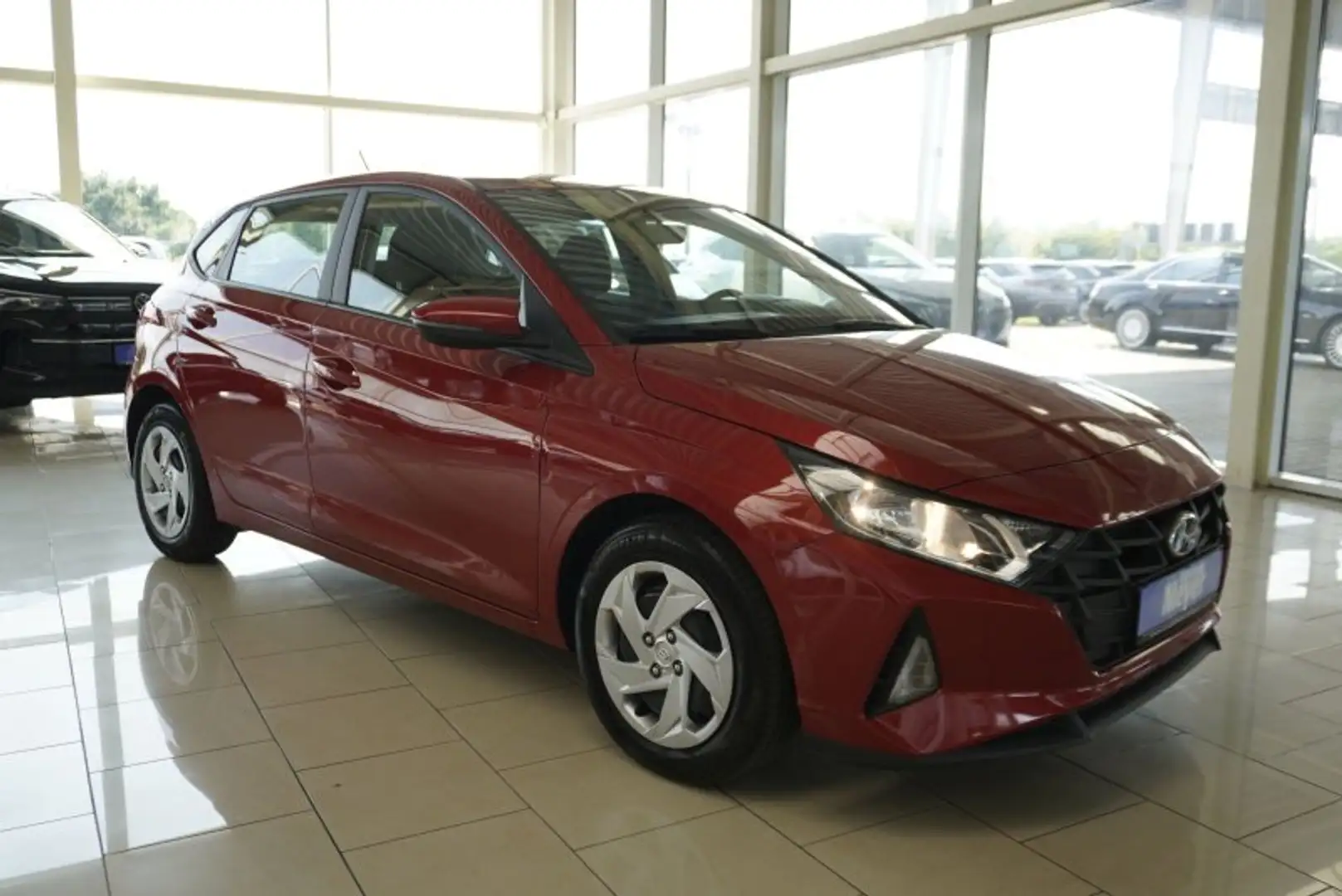 Hyundai i20 1,2 84PS Winterp/Temp/Pdc/Klima Rood - 1