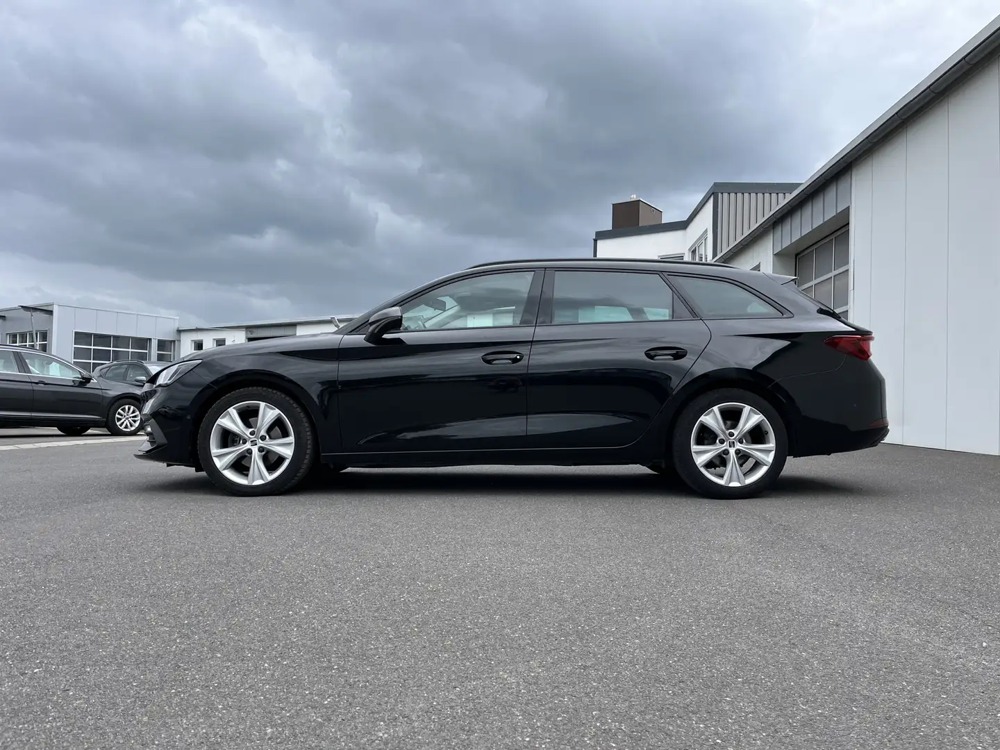 SEAT Leon SP 1.5 TSI FR-Line 87€ m. 20% Anzahlung DAB Navi Schwarz - 2