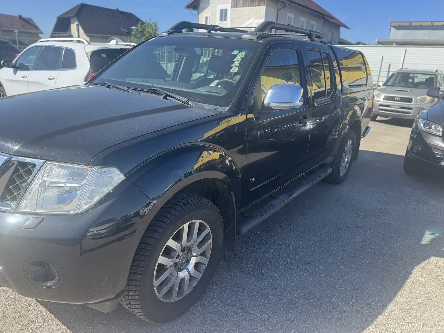 Nissan Navara KingCab Business 4X4 Schwarz - 2