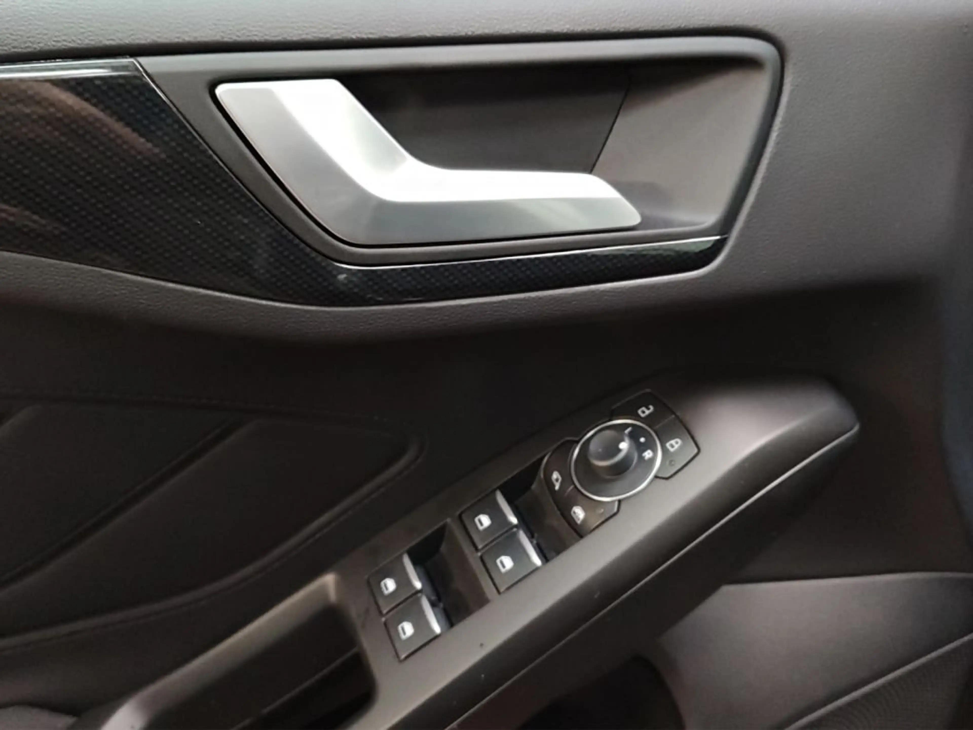 Ford Focus Turnier 1.5 EcoBlue Start-Stopp-System Aut. ST-LIN — photo 12