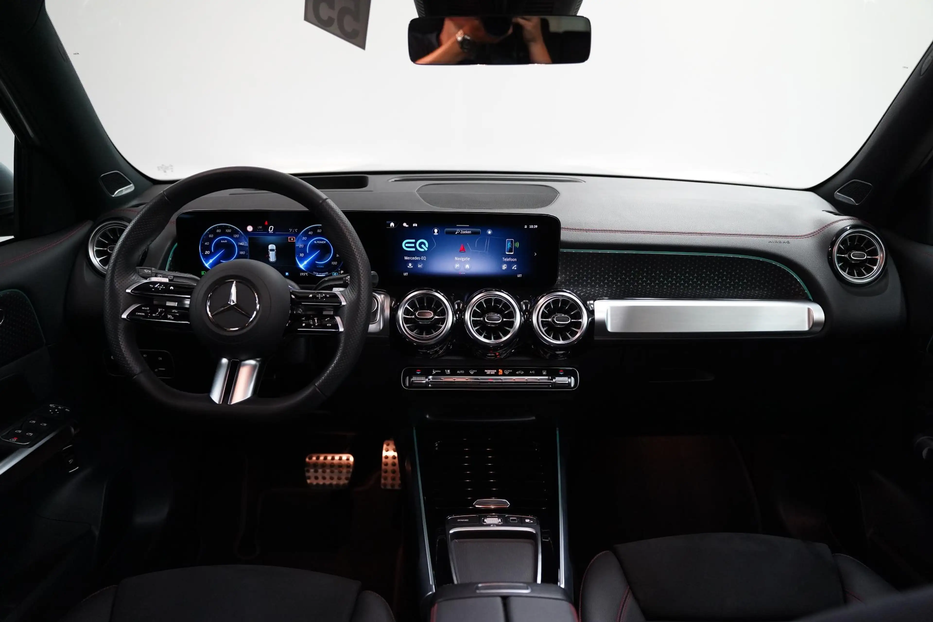 Mercedes-Benz EQB 250 EQB 250+ Star Edition 7 zitter | Pano | HUD| Memor — photo 15