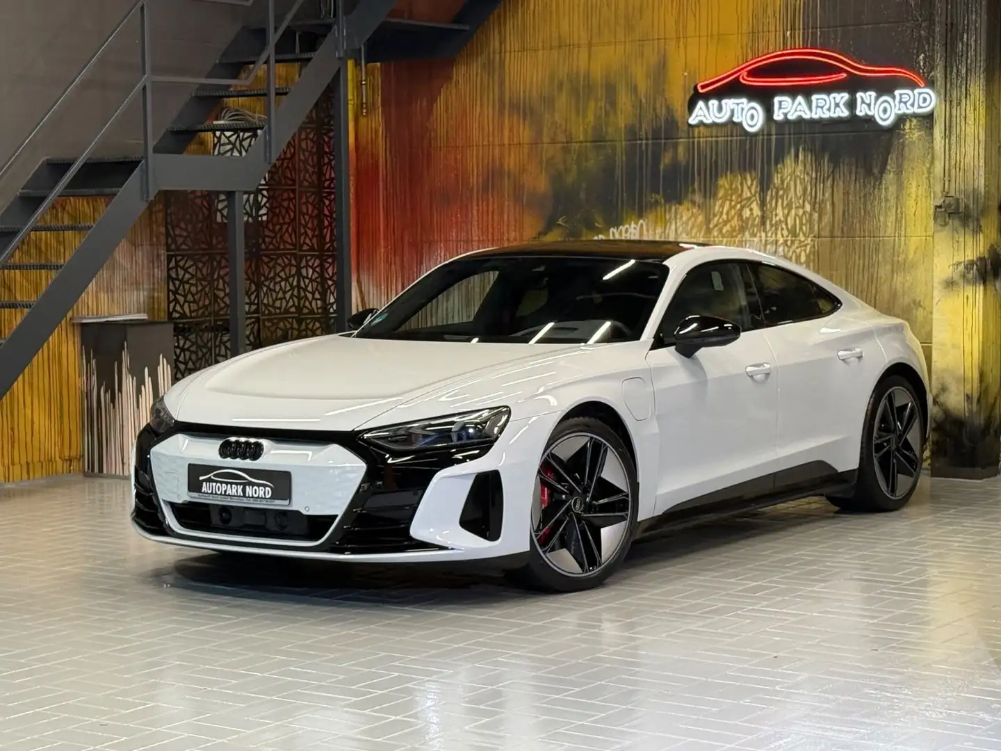 Audi RS e-tron GT quattro~B&O~PANO~HEAD-UP~MATRIX~21" Grau - 1