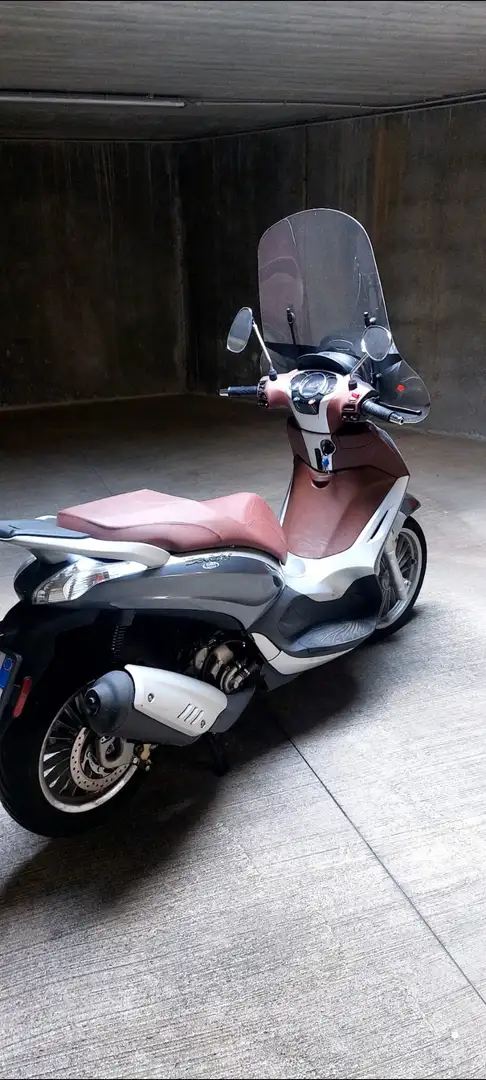 Piaggio Beverly 300 Argintiu - 1