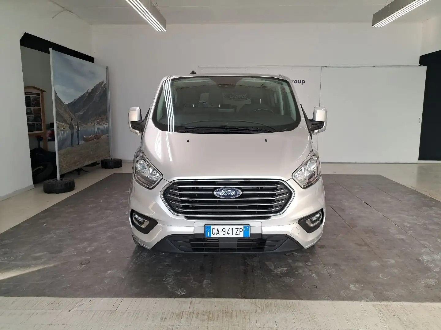 Ford Tourneo Custom Tourneo Custum 320 2.0 EcoBlue 130CV PC Titanium Zilver - 2