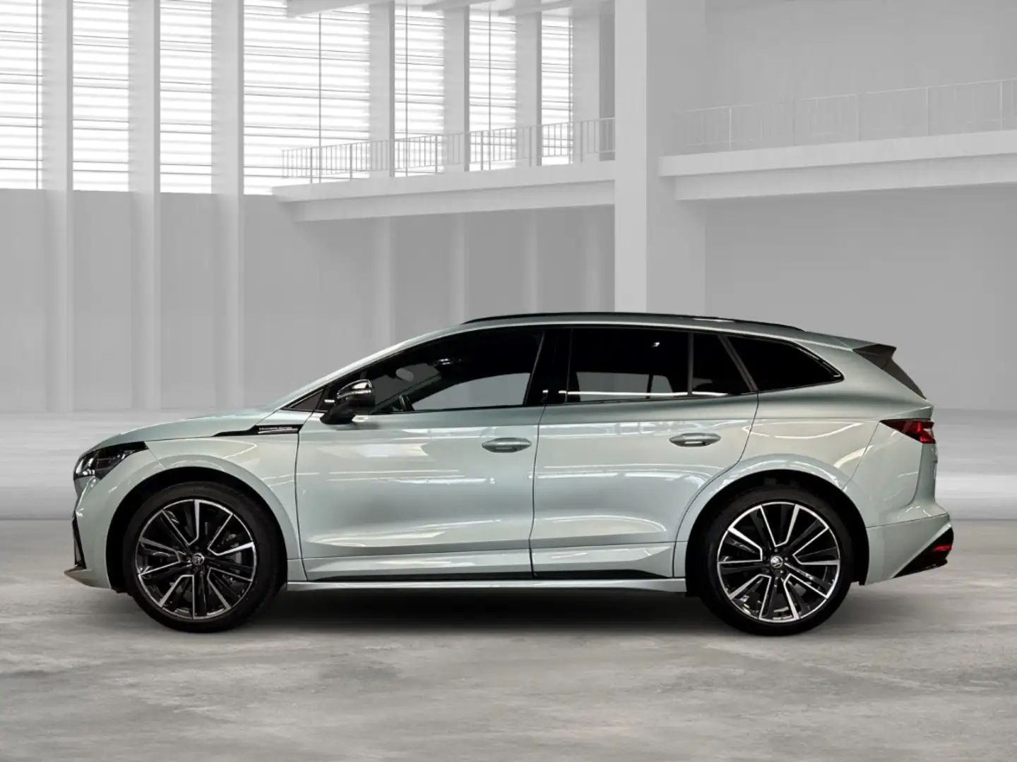 Skoda Enyaq Founders Edition 80x HUD AD AHK-klappbar El. Panod Silber - 2