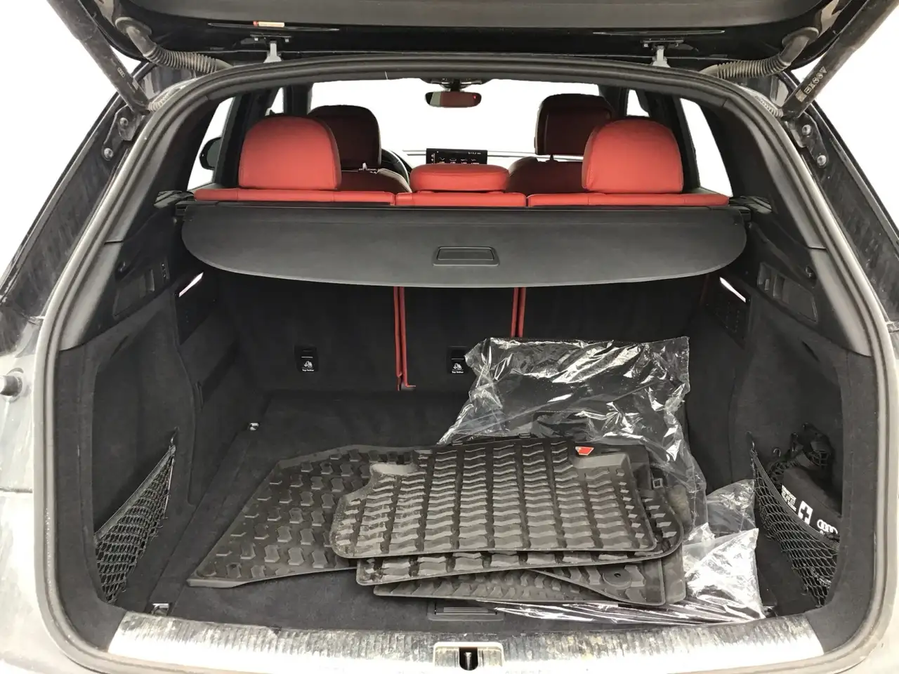 Audi SQ5 снимка Audi SQ5
