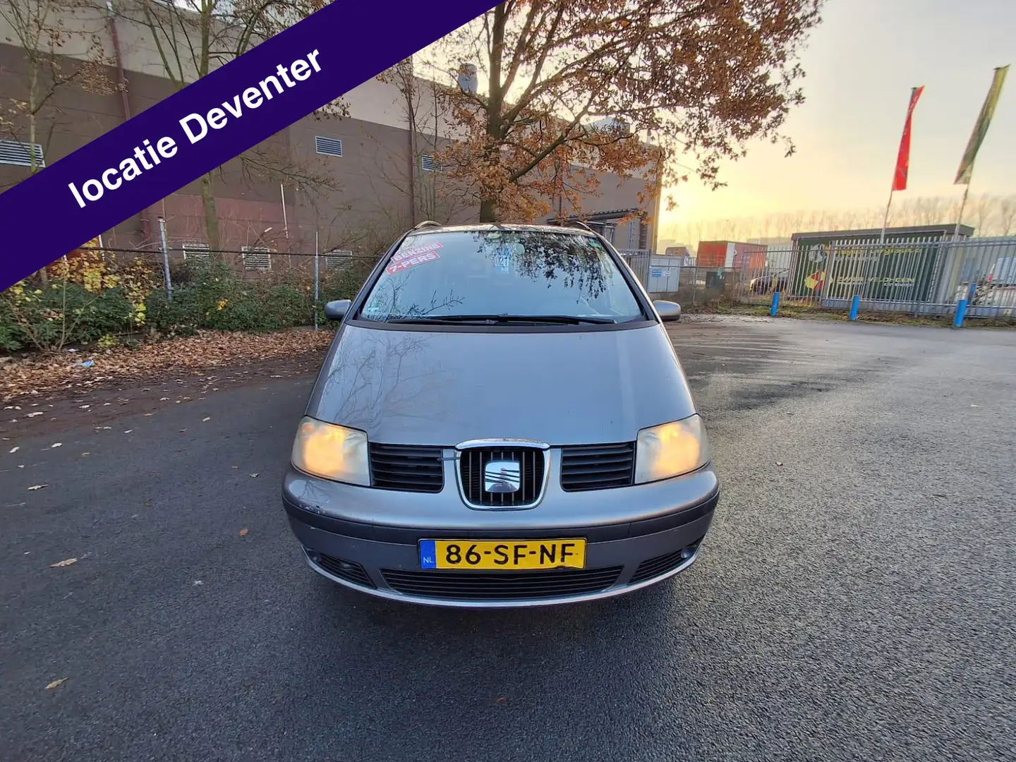 SEAT Alhambra 2.0 Reference NETTE AUTO MET RUIMTE VOOR 7 PRSN Grijs - 2