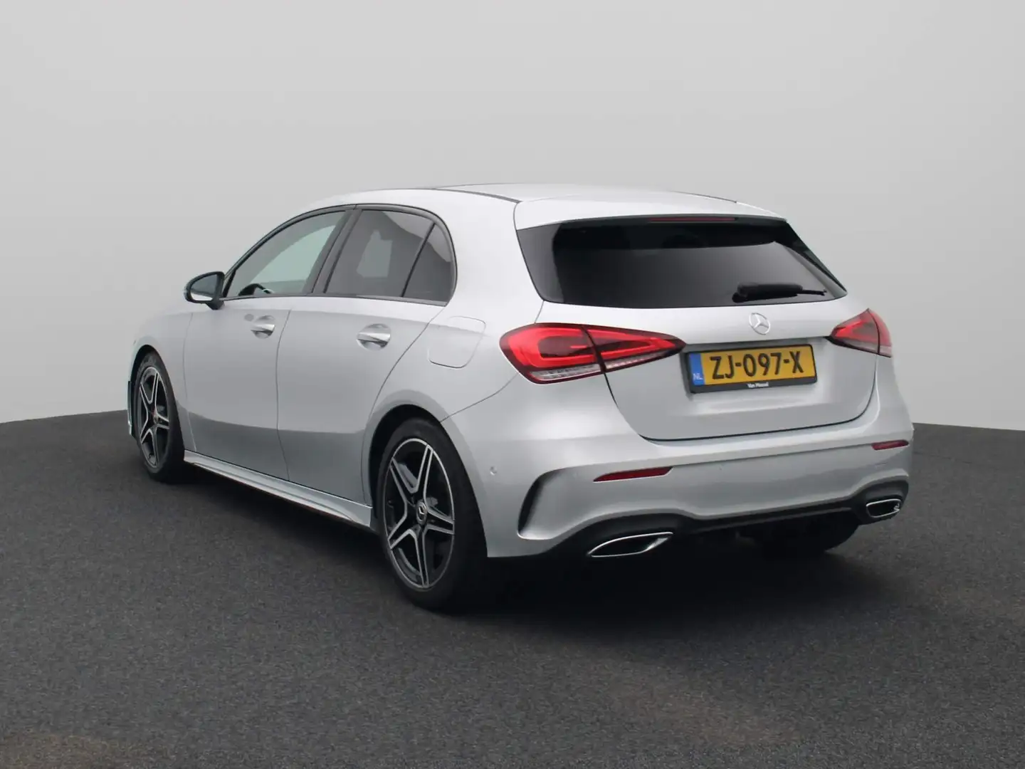Mercedes-Benz A 200 Business Solution AMG Night Upgrade | Automaat | P Grigio - 2
