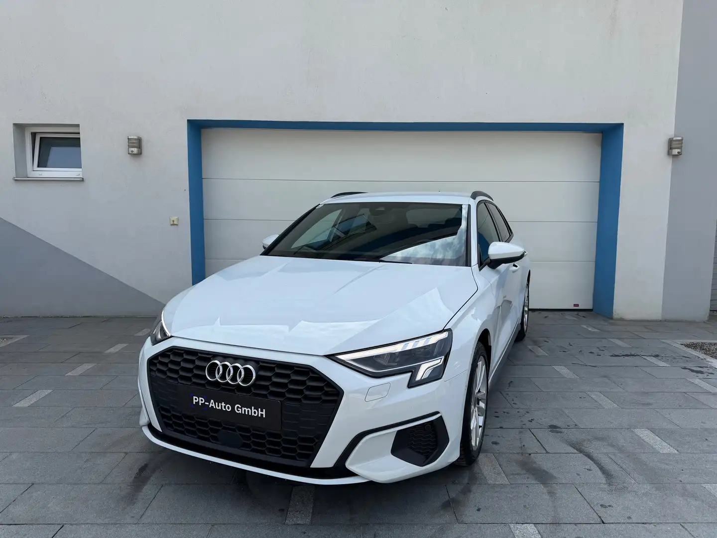 Audi A3 Sportback 30 TFSI Weiß - 2