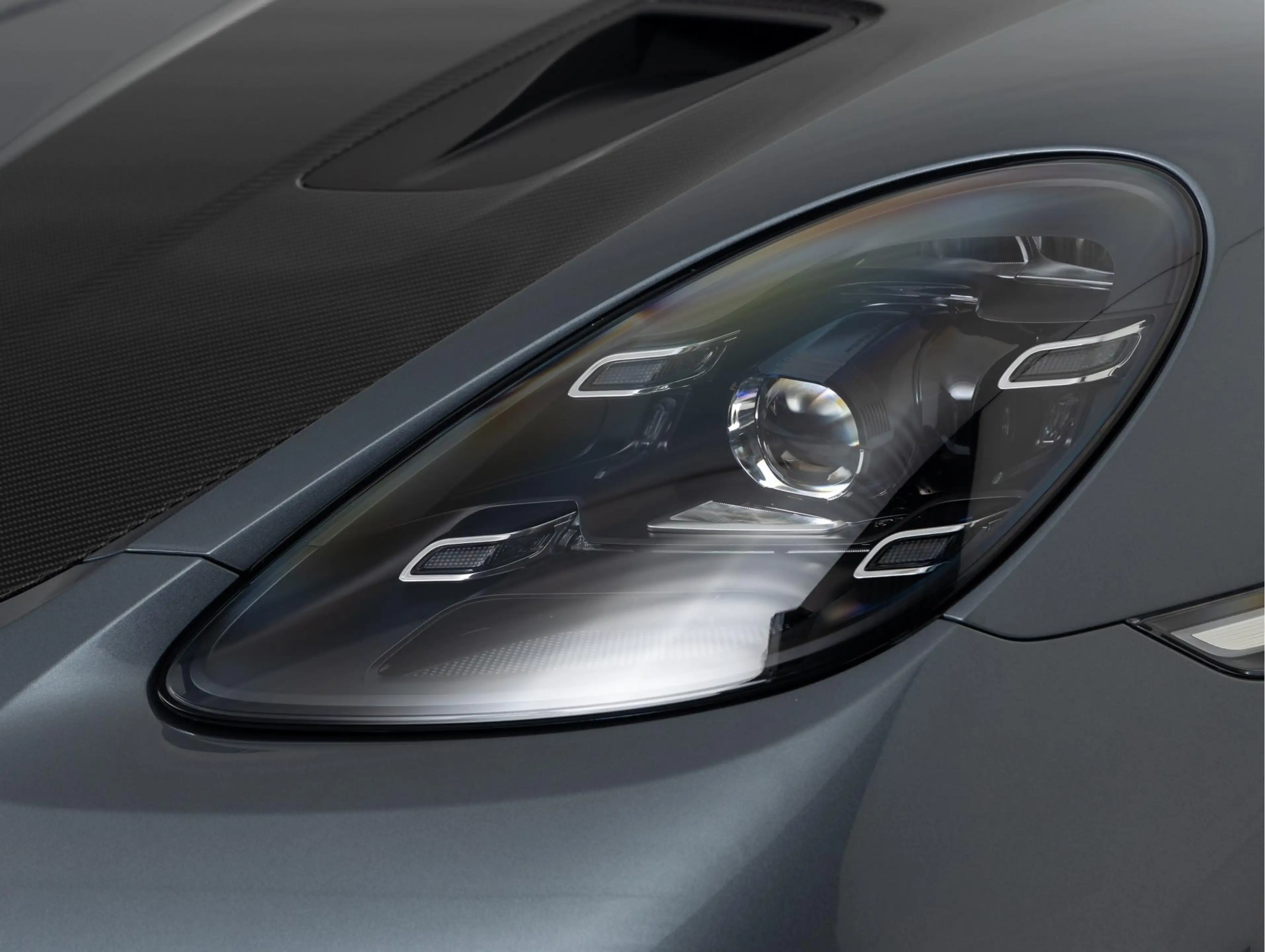 Porsche 718 Spyder RS — photo 25