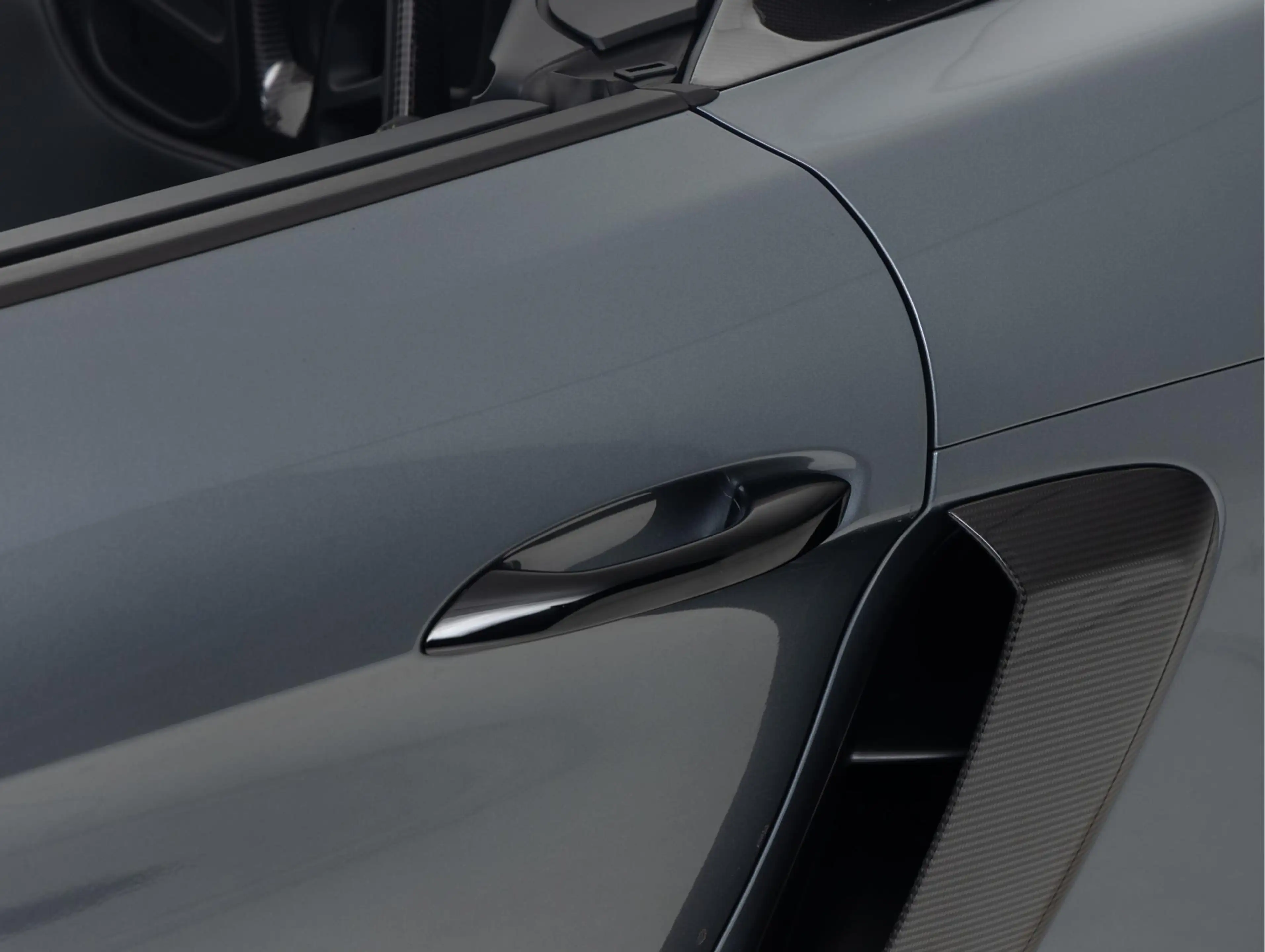 Porsche 718 Spyder RS — photo 29
