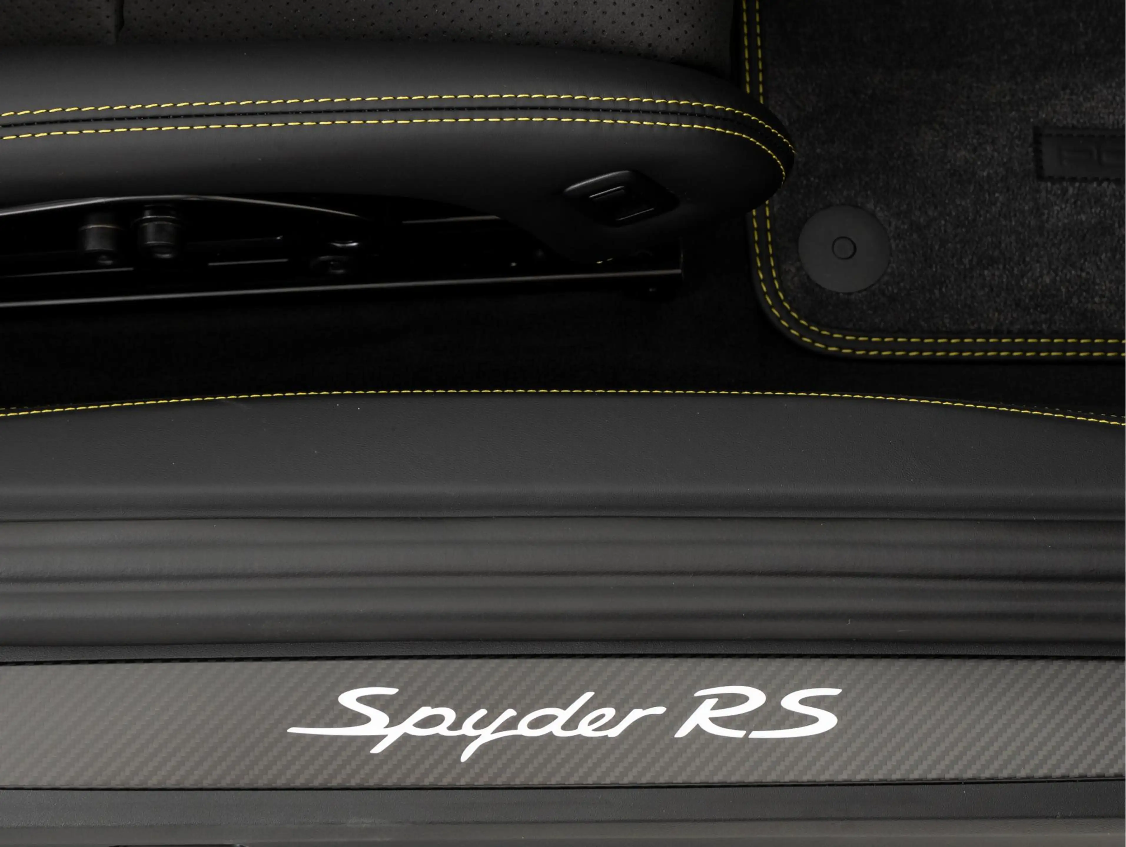 Porsche 718 Spyder RS — photo 39