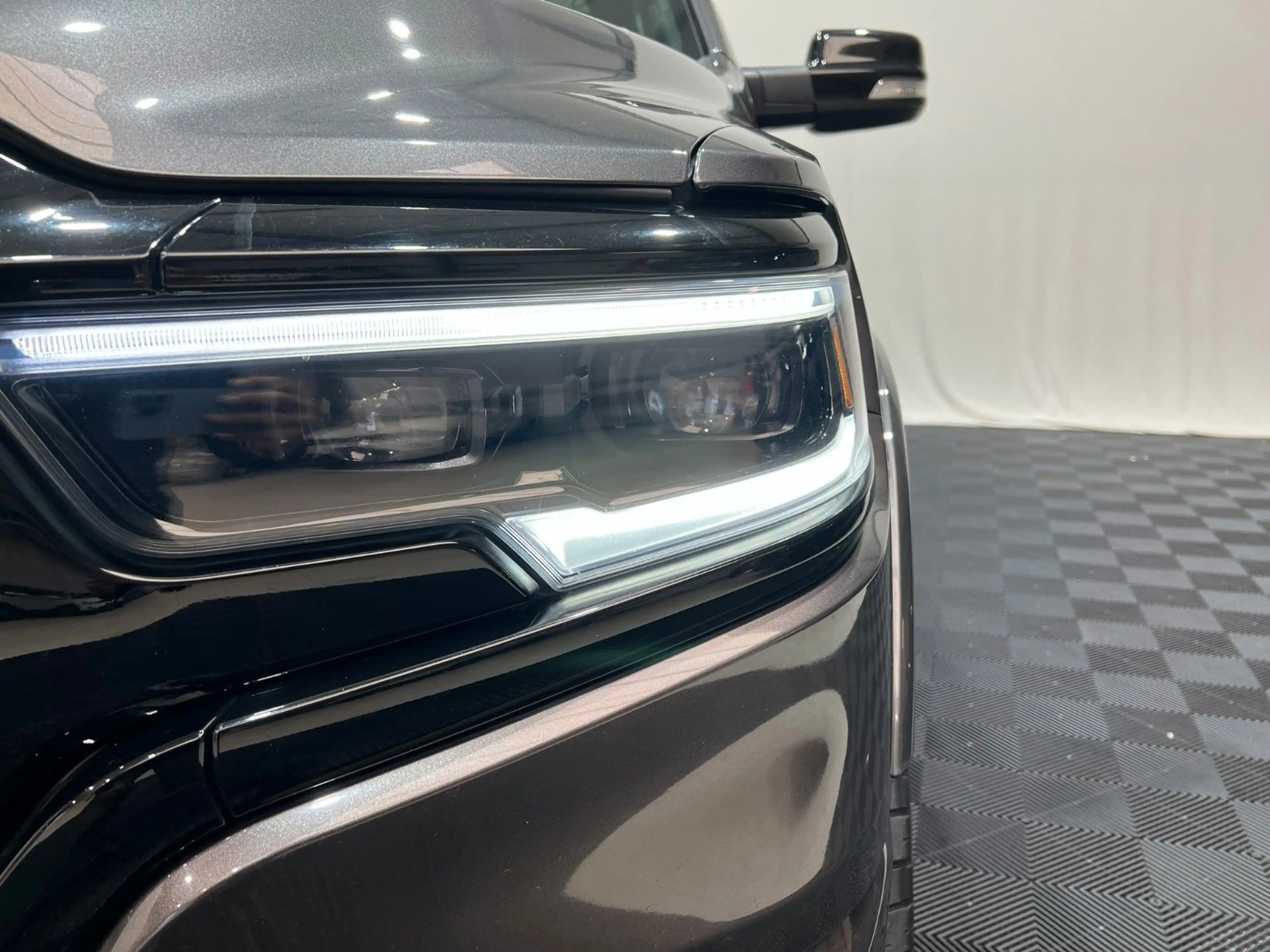 Dodge RAM 1500 LIMITED NIGHT CREW CAB 4X4 *MFT* — photo 10