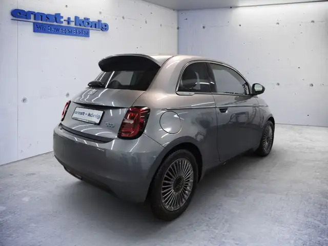 Fiat 500 view 3