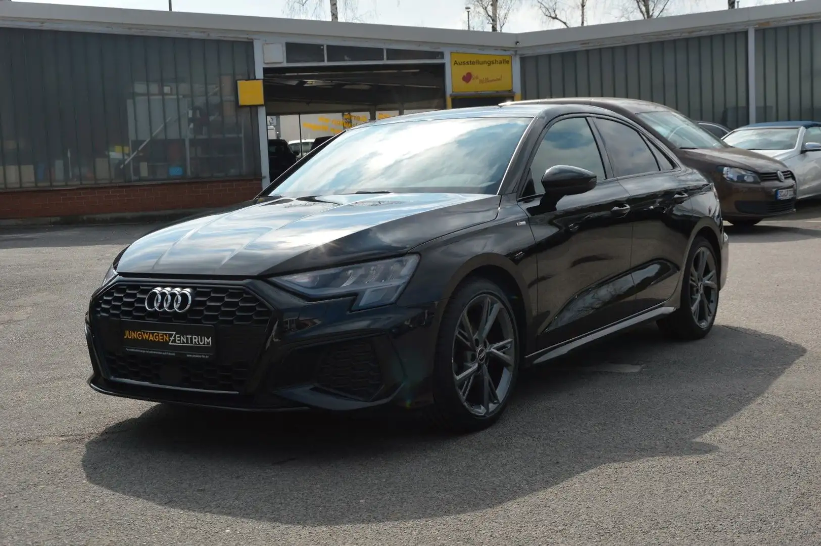 Audi A3 Lim. 35 TFSI"S-LINE"SPORTSITZ"NAV"LED"ACC"B&O Schwarz - 1