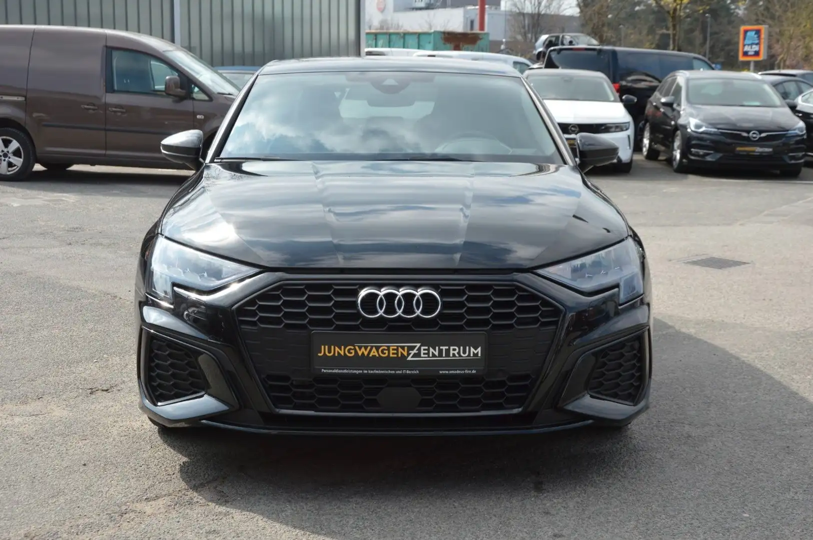 Audi A3 Lim. 35 TFSI"S-LINE"SPORTSITZ"NAV"LED"ACC"B&O Schwarz - 2