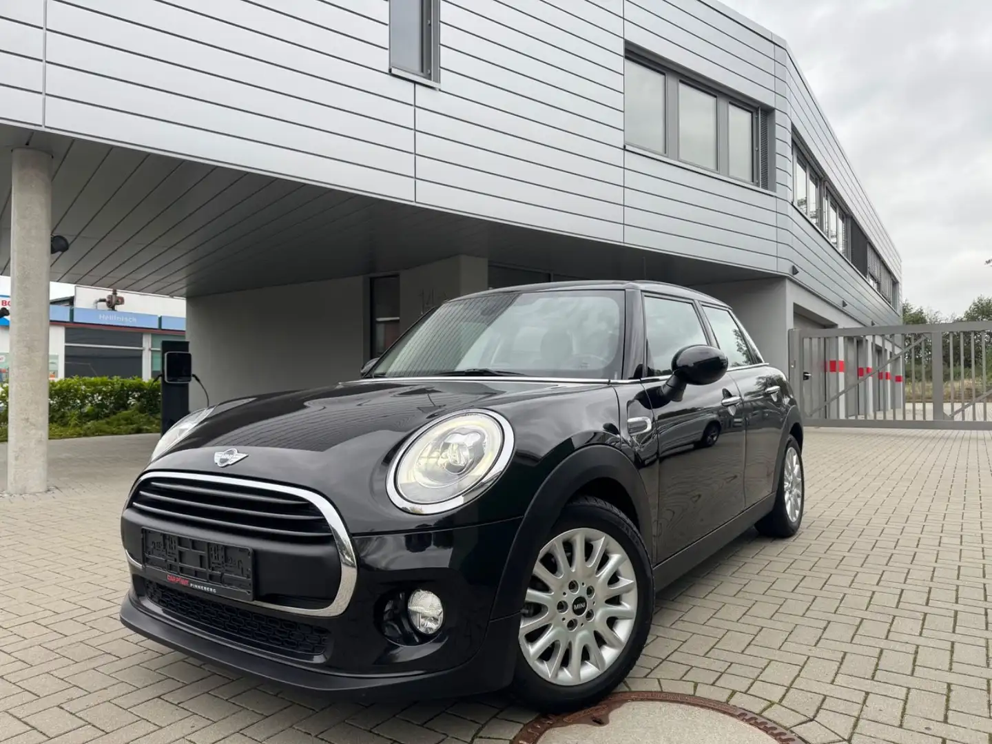 MINI One Mini 5-trg. One AUTOMATIK LED PDC TEILLEDER Noir - 1