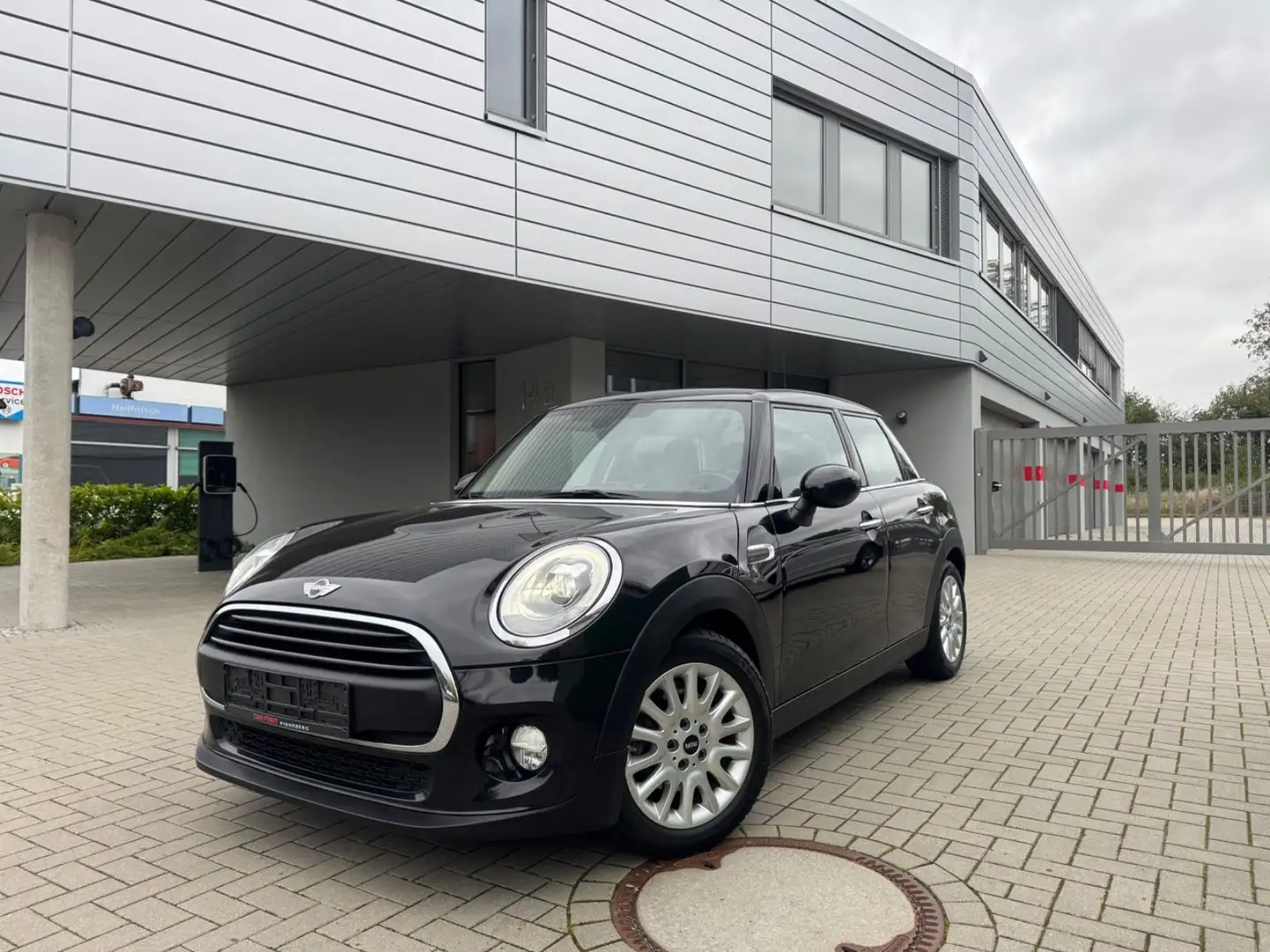 MINI One Mini 5-trg. One AUTOMATIK LED PDC TEILLEDER Noir - 2