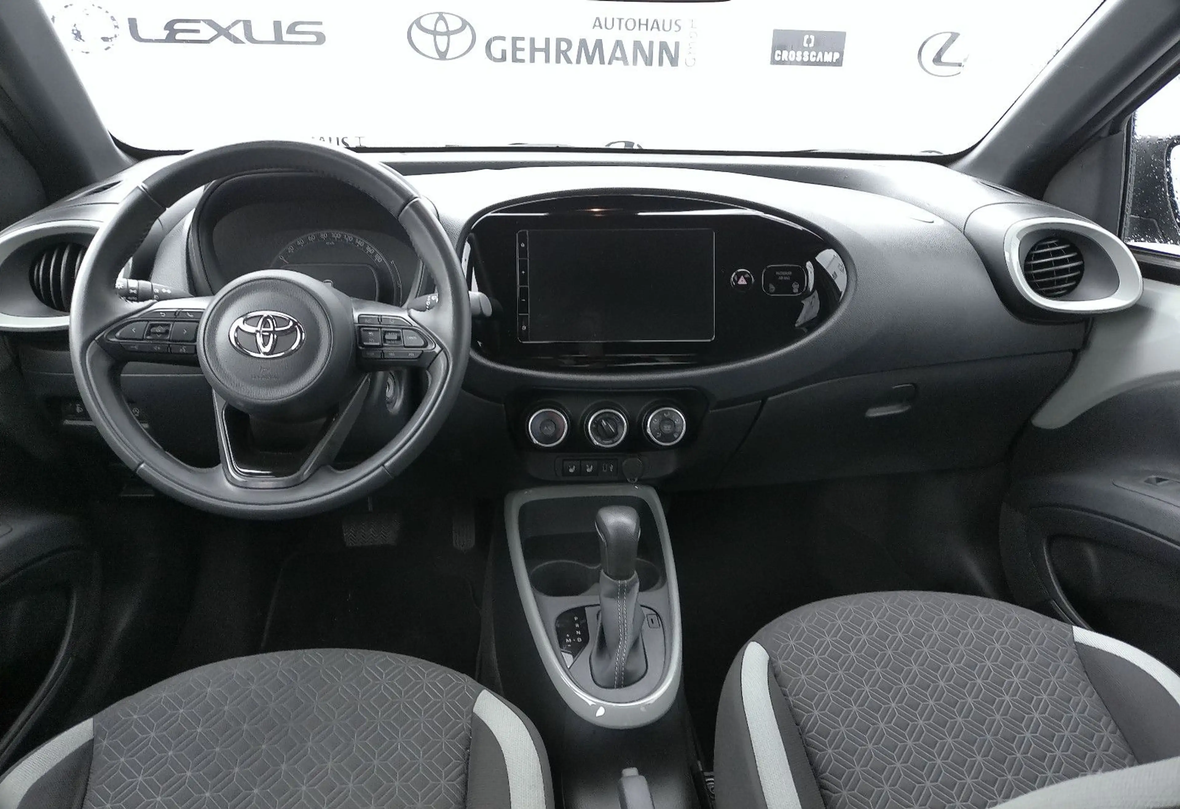 Toyota Aygo X Team D*Carplay*SHZ* — photo 8