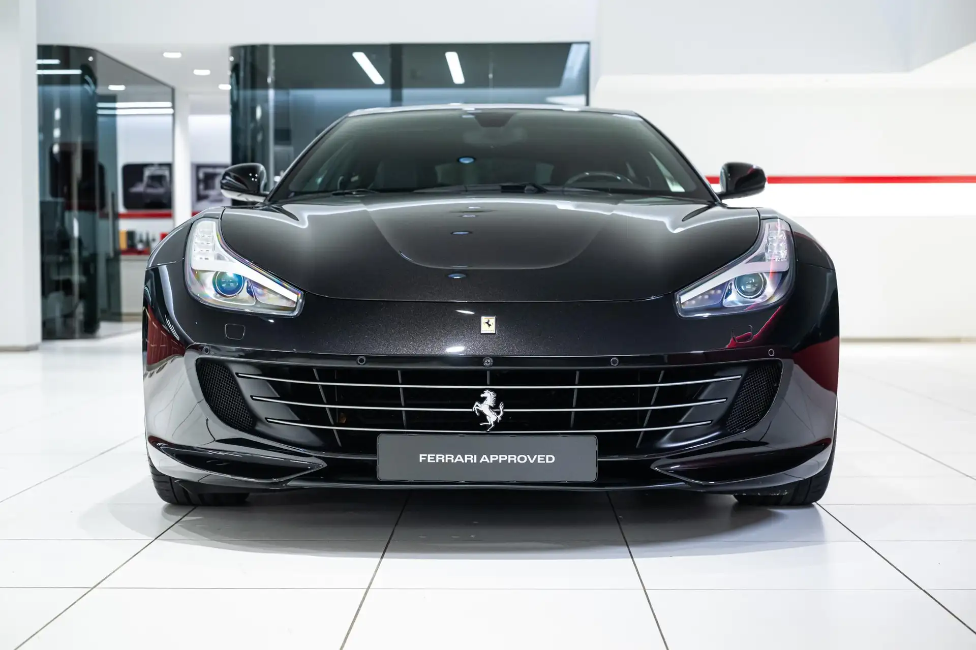 페라리 GTC4 루쏘 2018 검정 사진 3