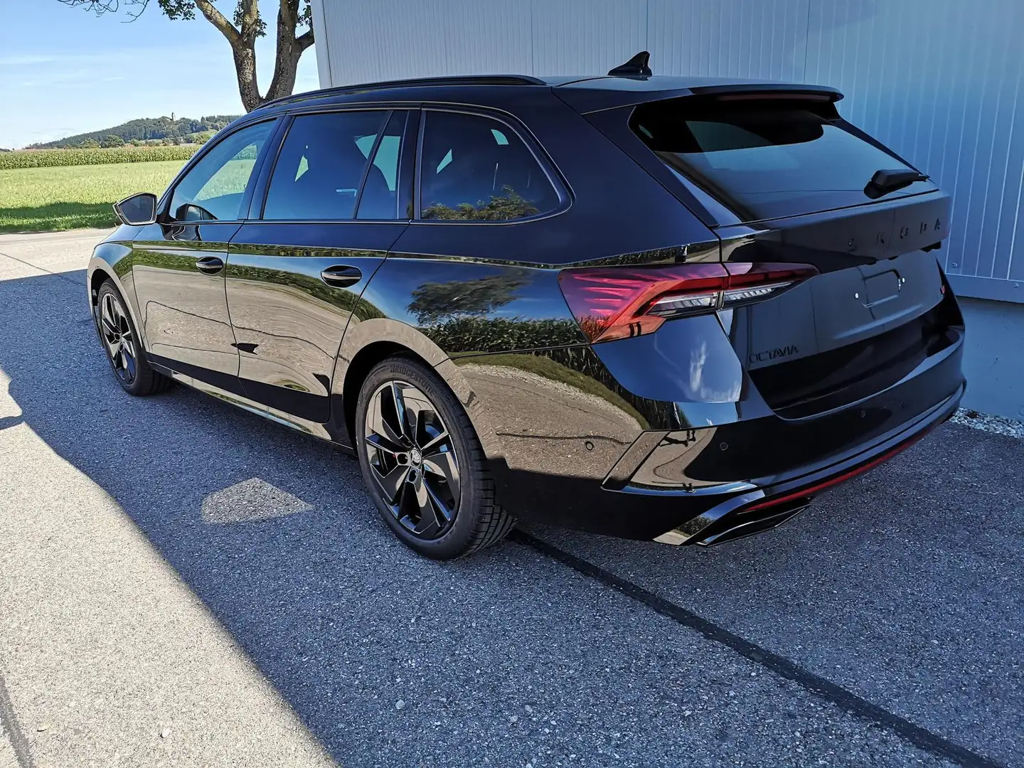 Skoda Octavia Combi 2.0 TSI 195 kW RS Kombi ABT 2.0TSI Pano M... Schwarz - 2