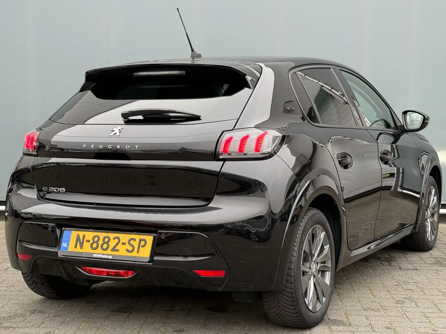 Peugeot e-208 BWJ 2021 EV Allure 136 PK 50 kWh FULL LED | CARPLA Schwarz - 2
