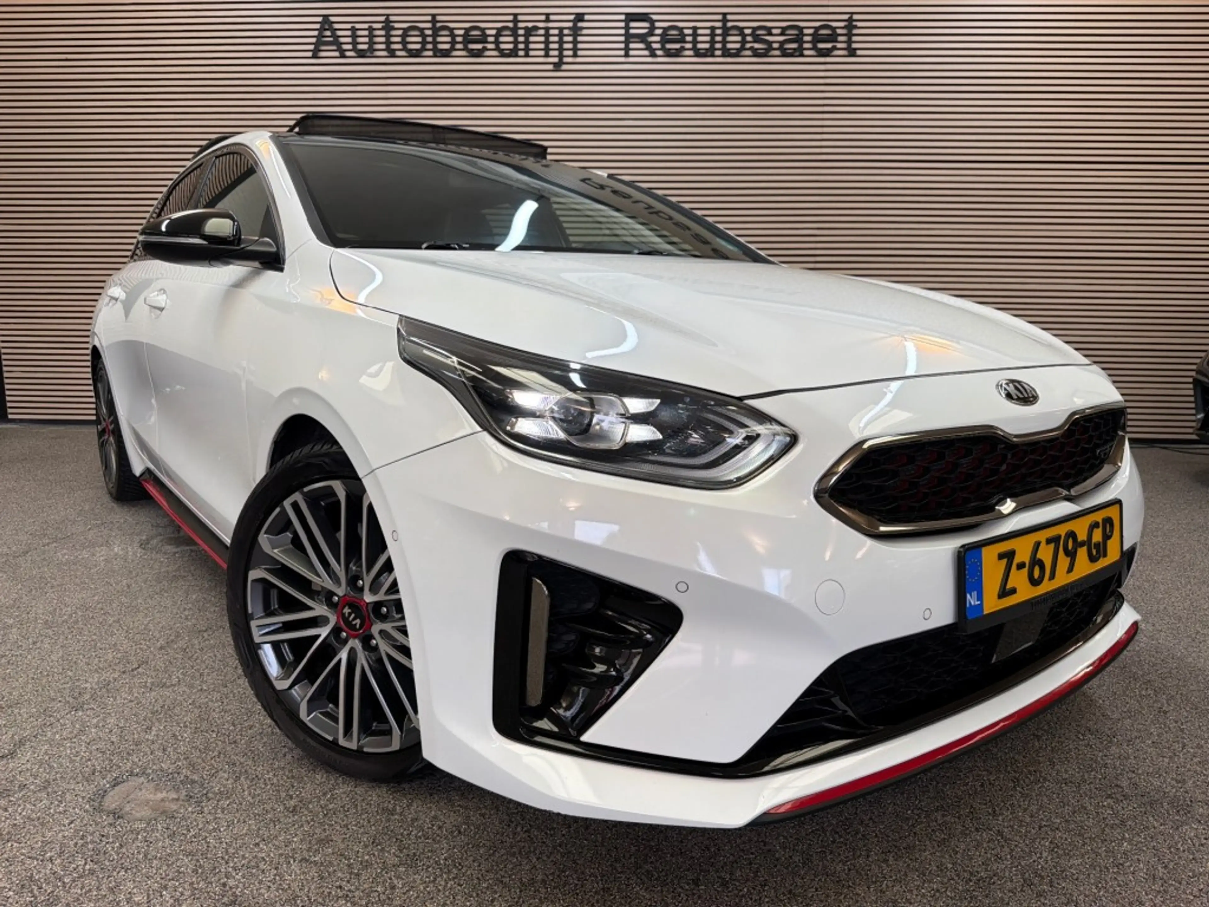 Kia ProCeed / pro_cee'd 1.6 T-GDI GT 205PK Panodak Clima Navi Cruise Jbl M