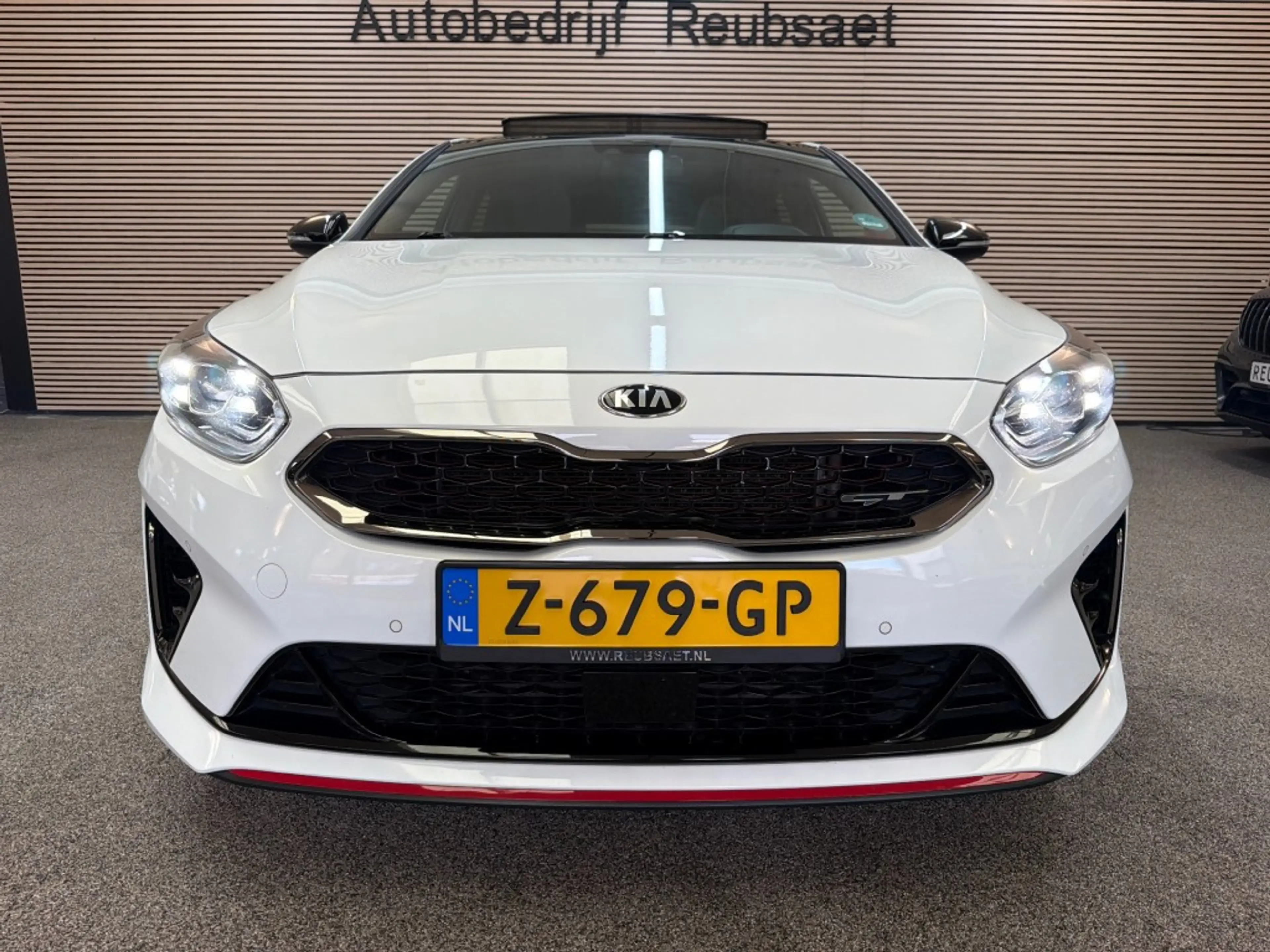 Kia ProCeed / pro_cee'd 1.6 T-GDI GT 205PK Panodak Clima Navi Cruise Jbl M — photo 2