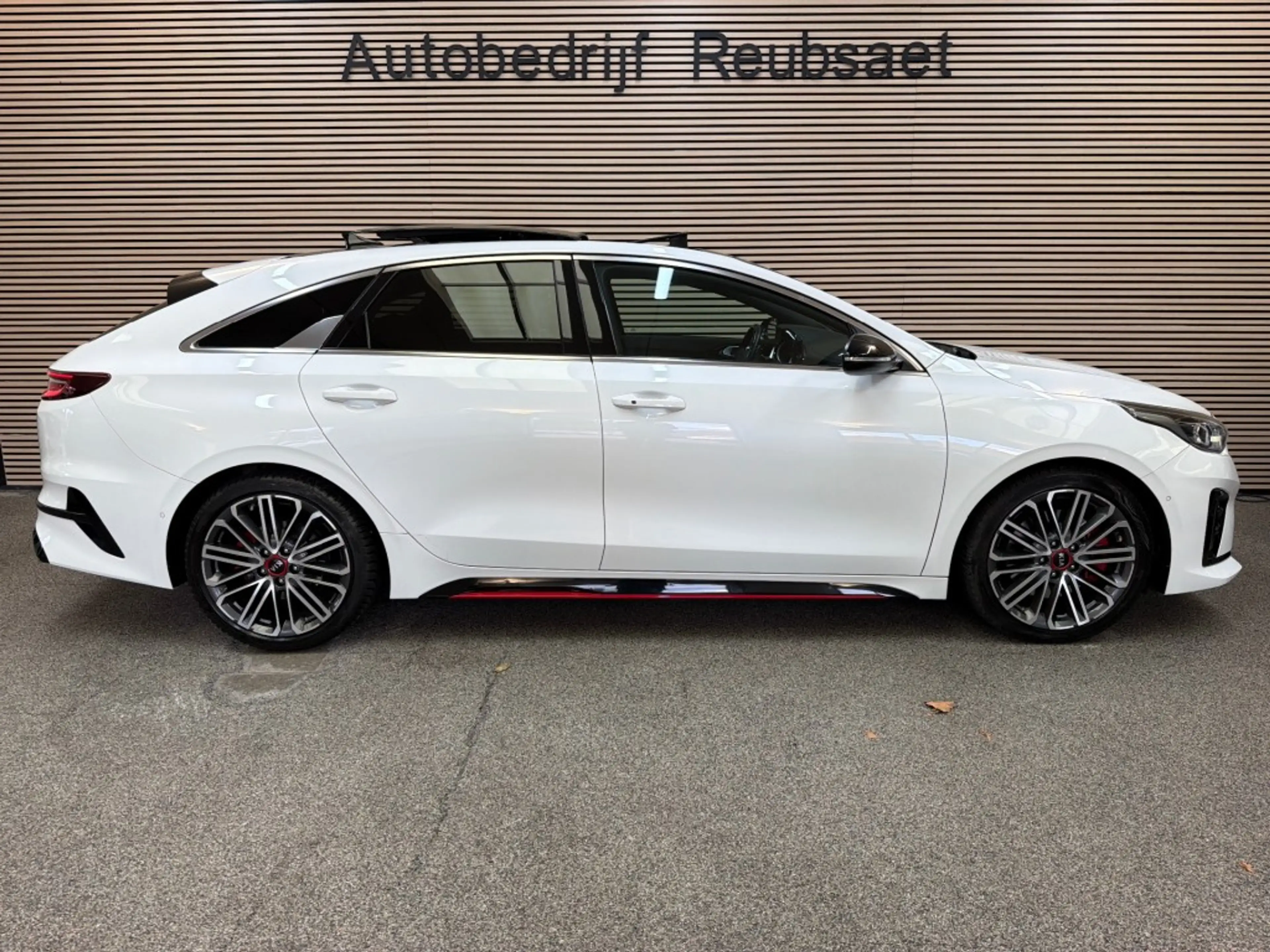 Kia ProCeed / pro_cee'd 1.6 T-GDI GT 205PK Panodak Clima Navi Cruise Jbl M — photo 4