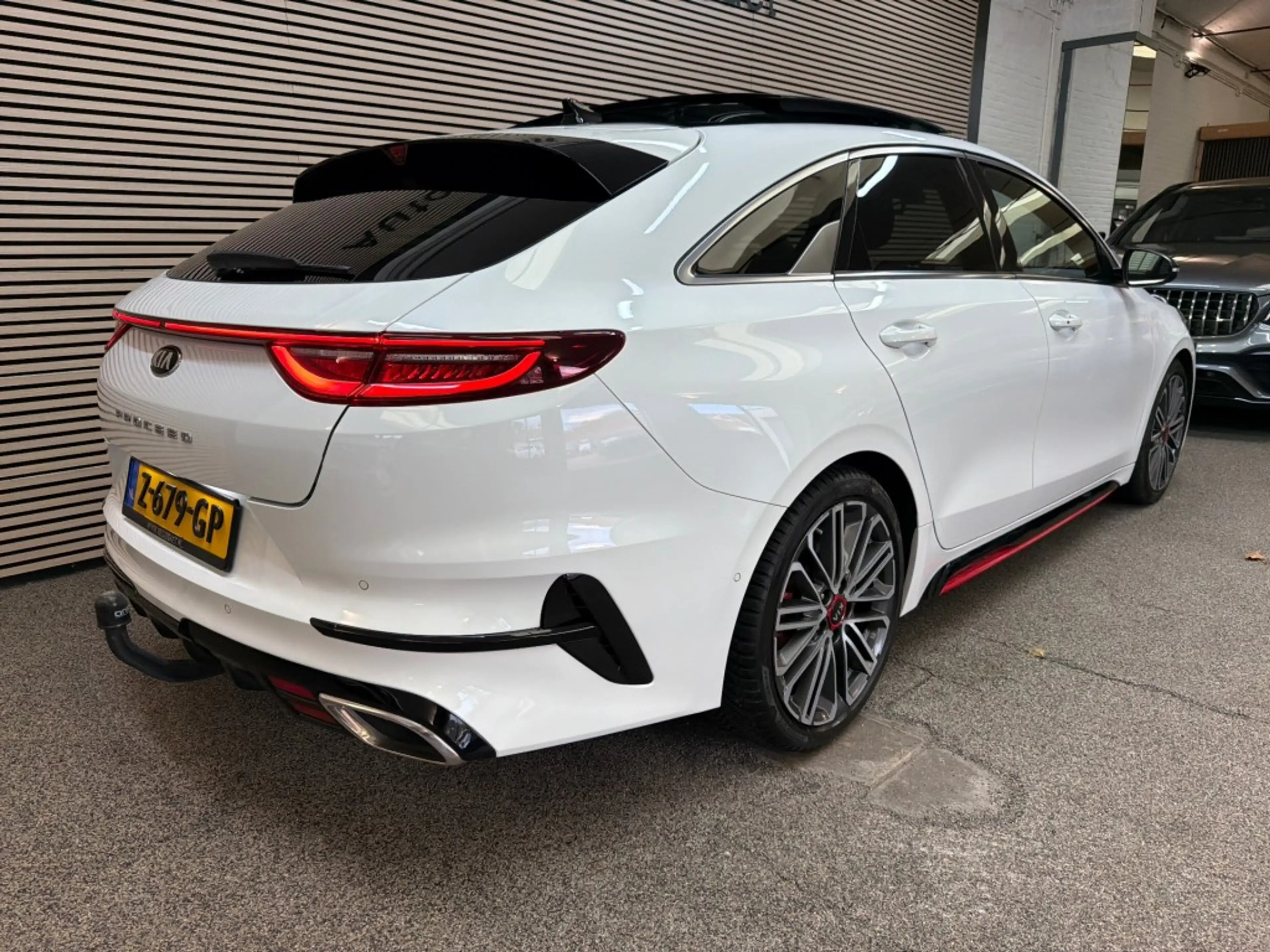 Kia ProCeed / pro_cee'd 1.6 T-GDI GT 205PK Panodak Clima Navi Cruise Jbl M — photo 5