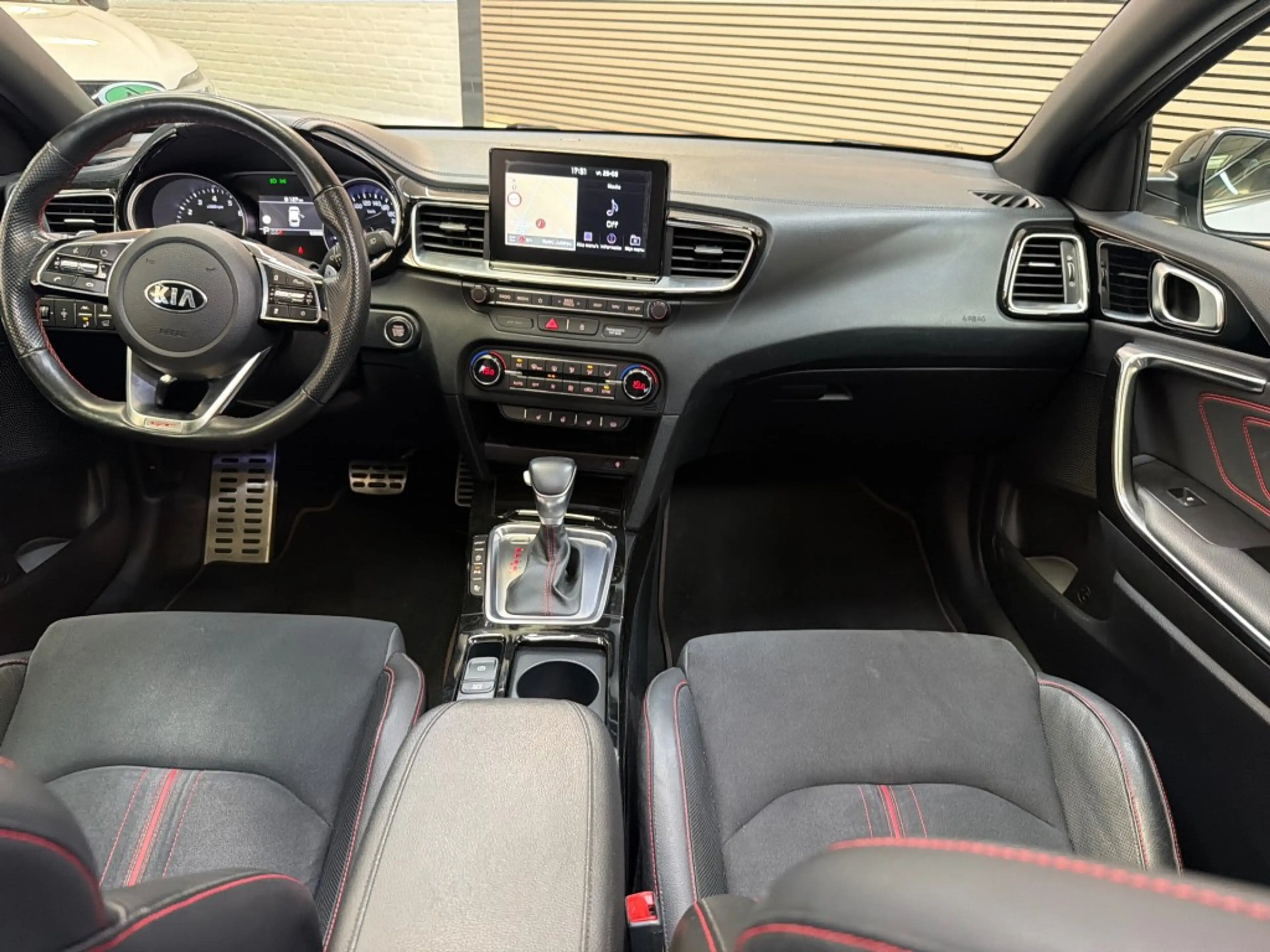 Kia ProCeed / pro_cee'd 1.6 T-GDI GT 205PK Panodak Clima Navi Cruise Jbl M — photo 13