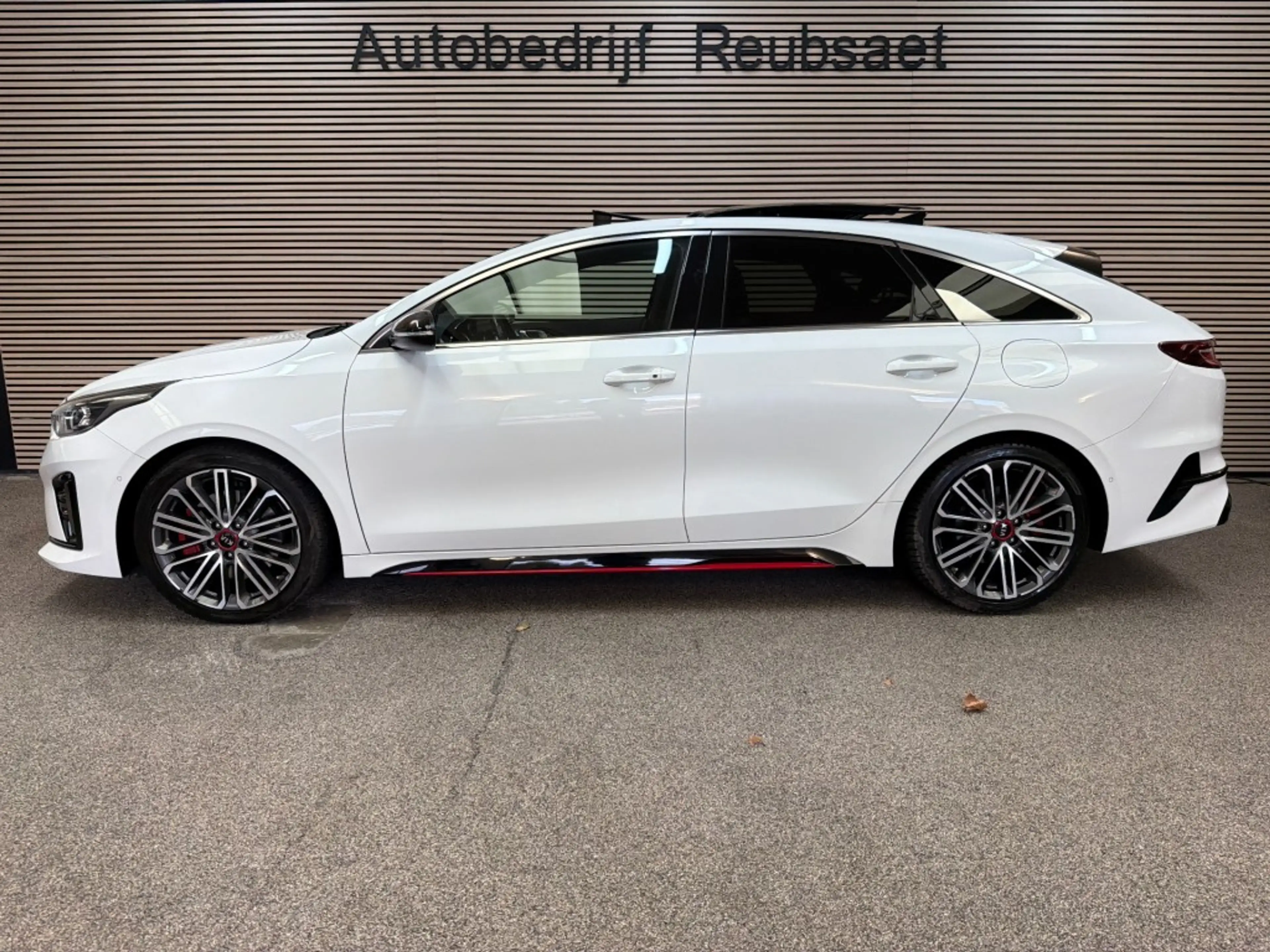 Kia ProCeed / pro_cee'd 1.6 T-GDI GT 205PK Panodak Clima Navi Cruise Jbl M — photo 3