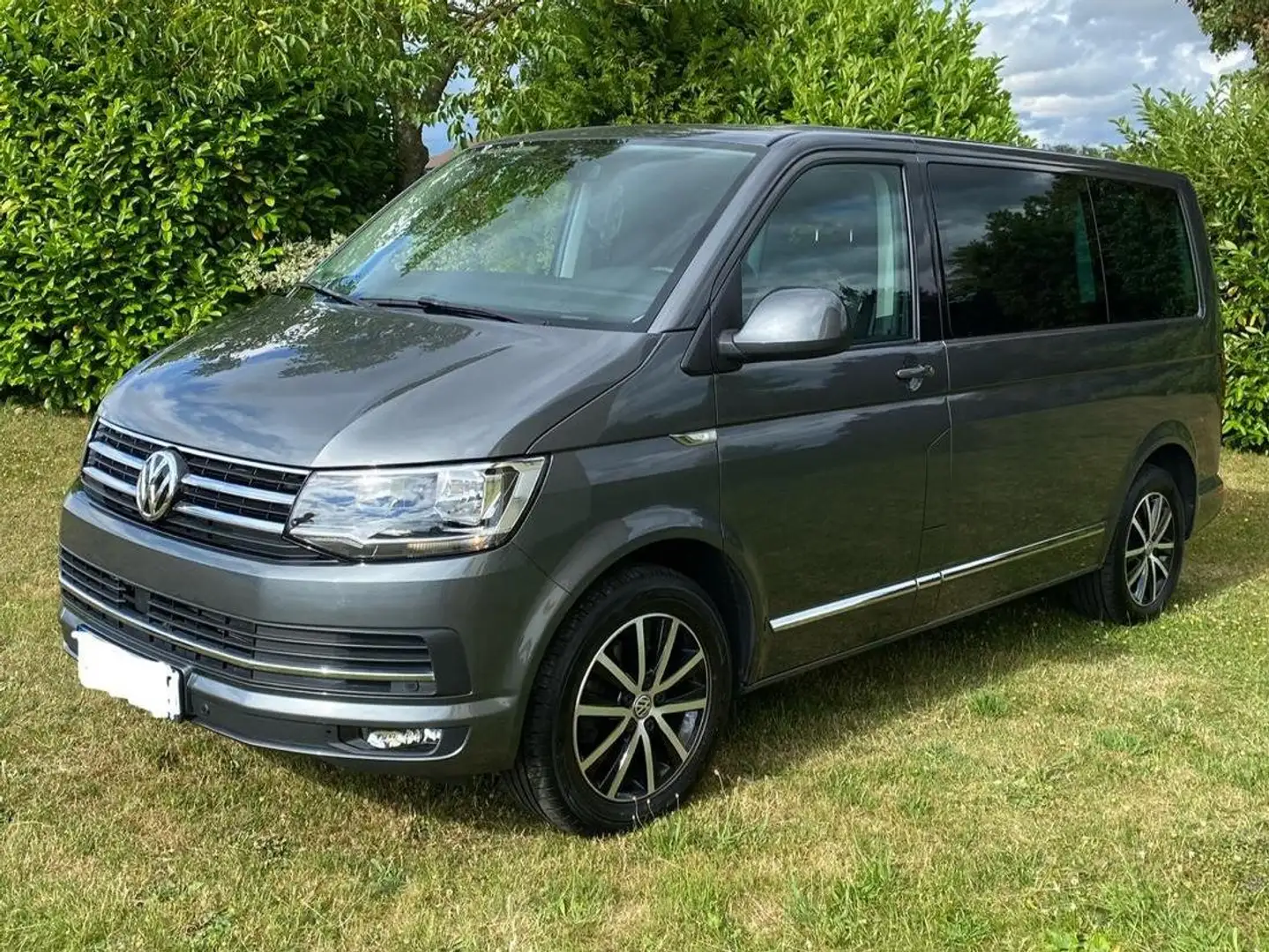 Volkswagen T6 Multivan Multivan DSG Kurz Comfortline Grau - 2