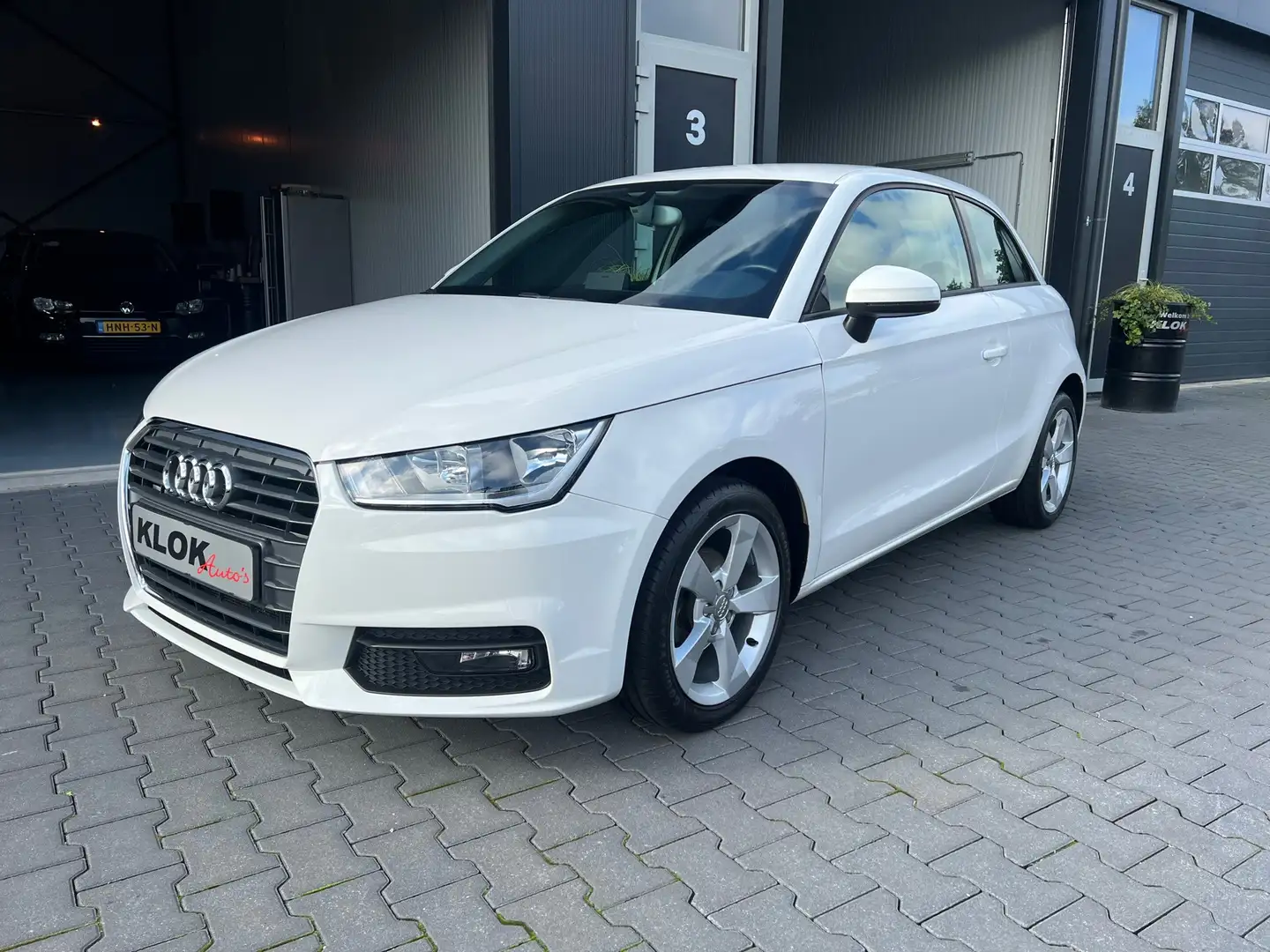 Audi A1 1.0 TFSI Sport Wit - 1