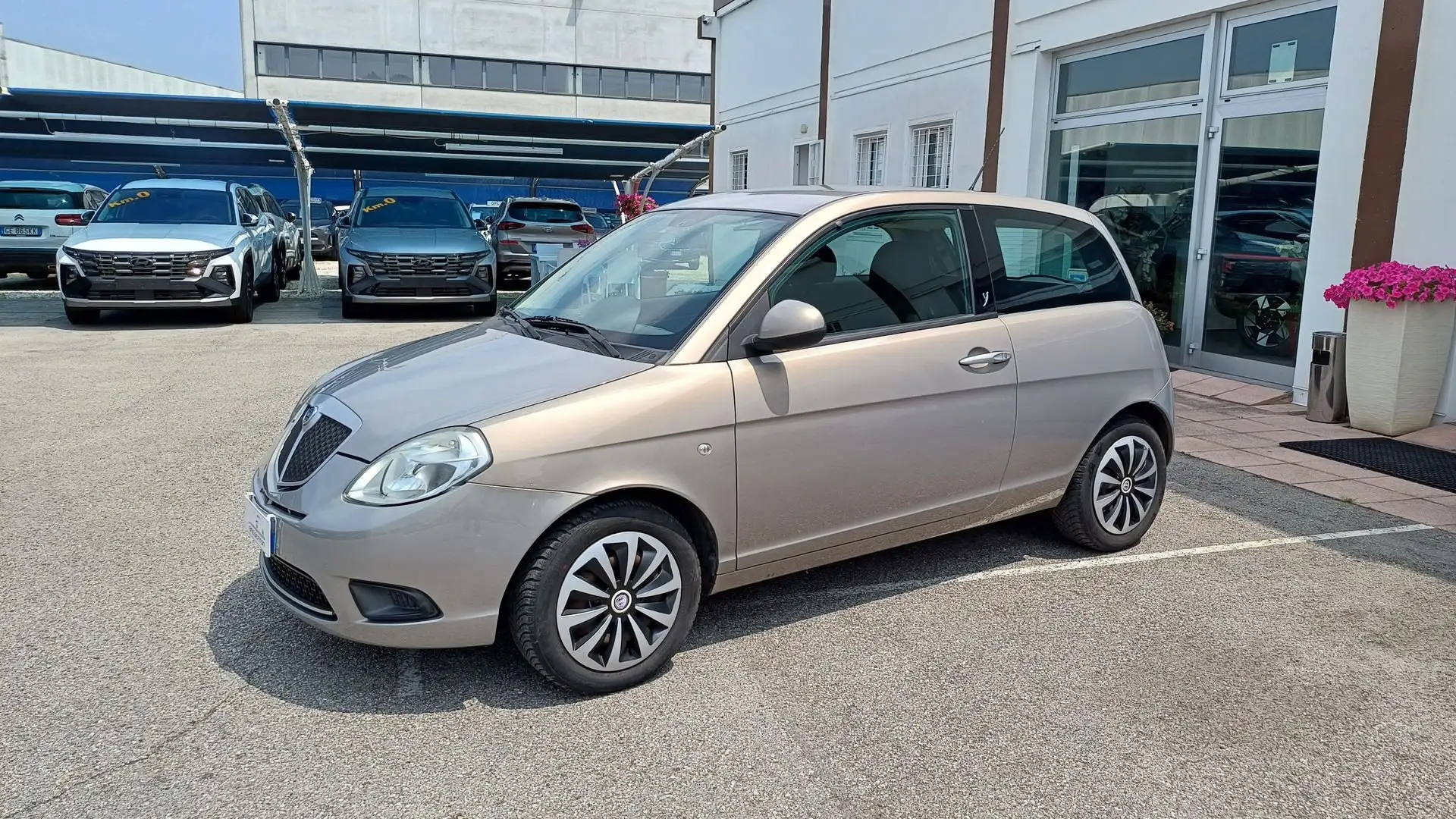 Lancia Ypsilon Ypsilon 1.2 Oro gpl Grigio - 1